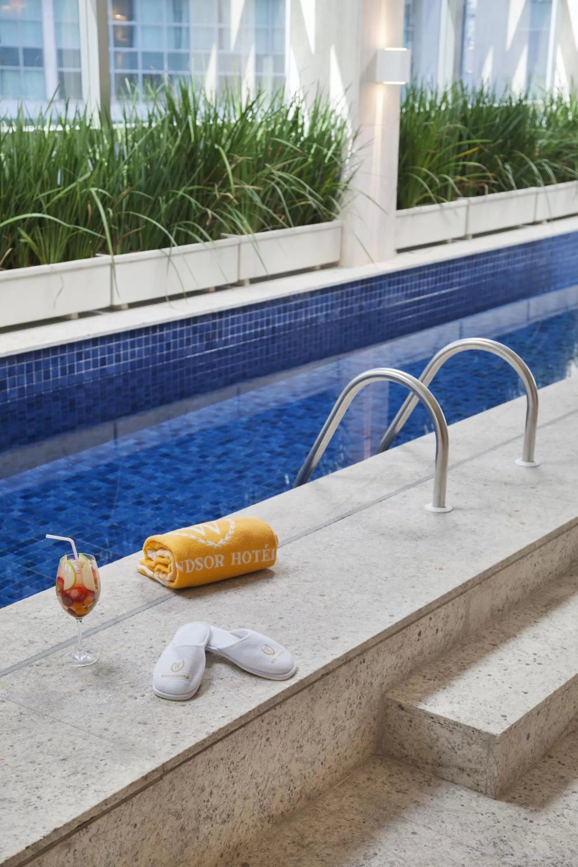 Swimming pool in Windsor Brasilia Hotel