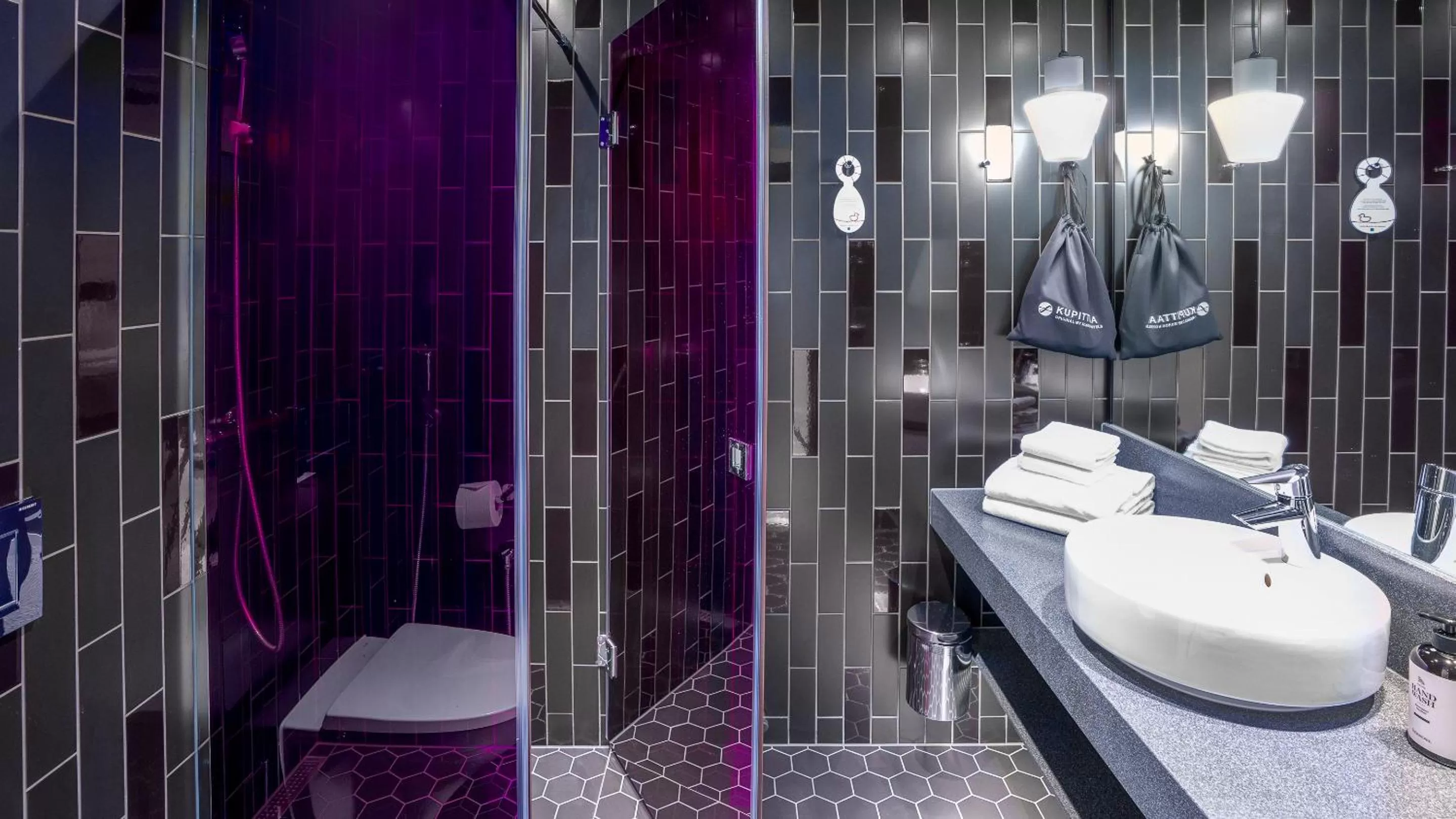 Shower in Original Sokos Hotel Kupittaa