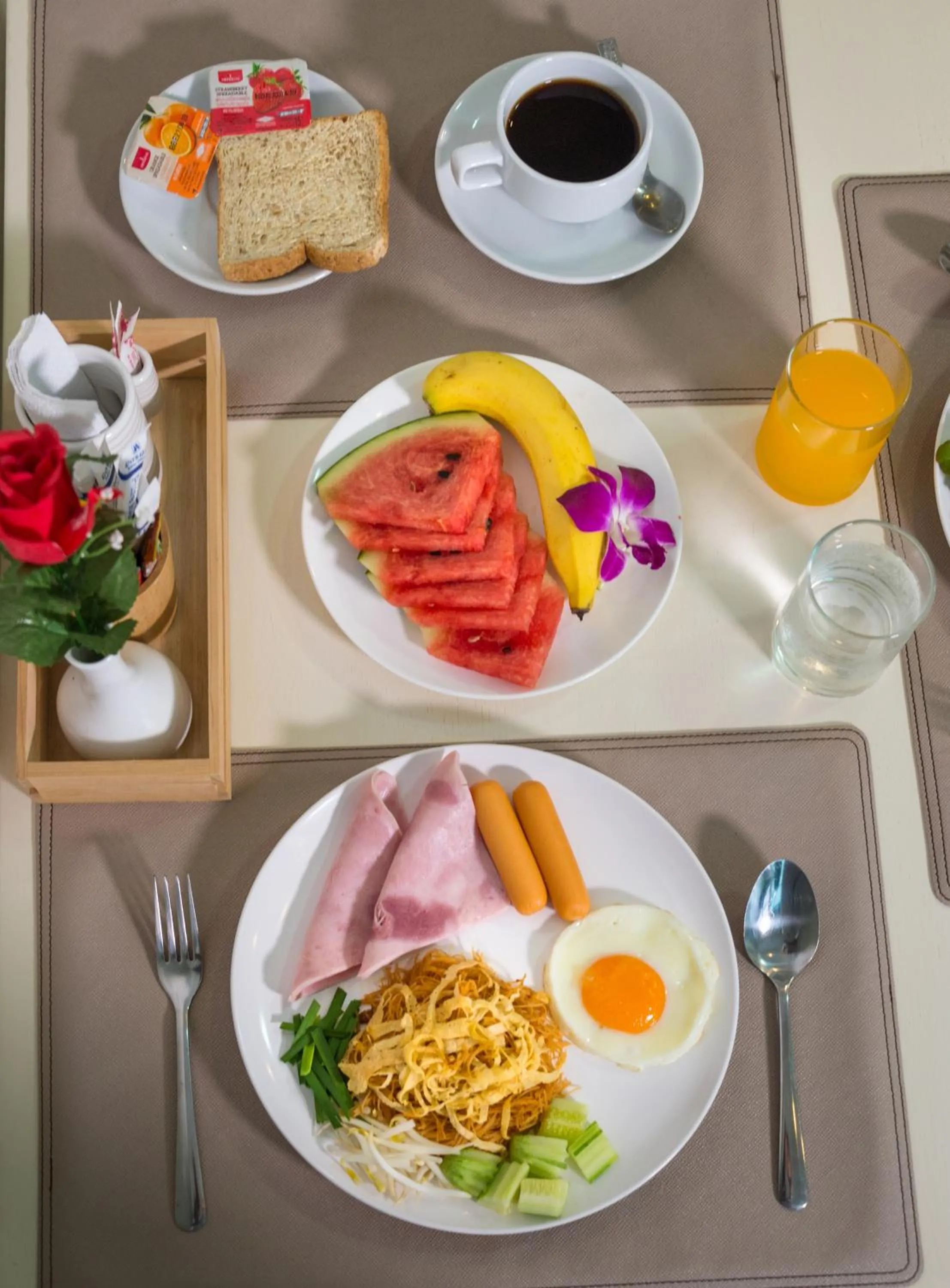 Restaurant/places to eat in Alisa Krabi Hotel-SHA Plus