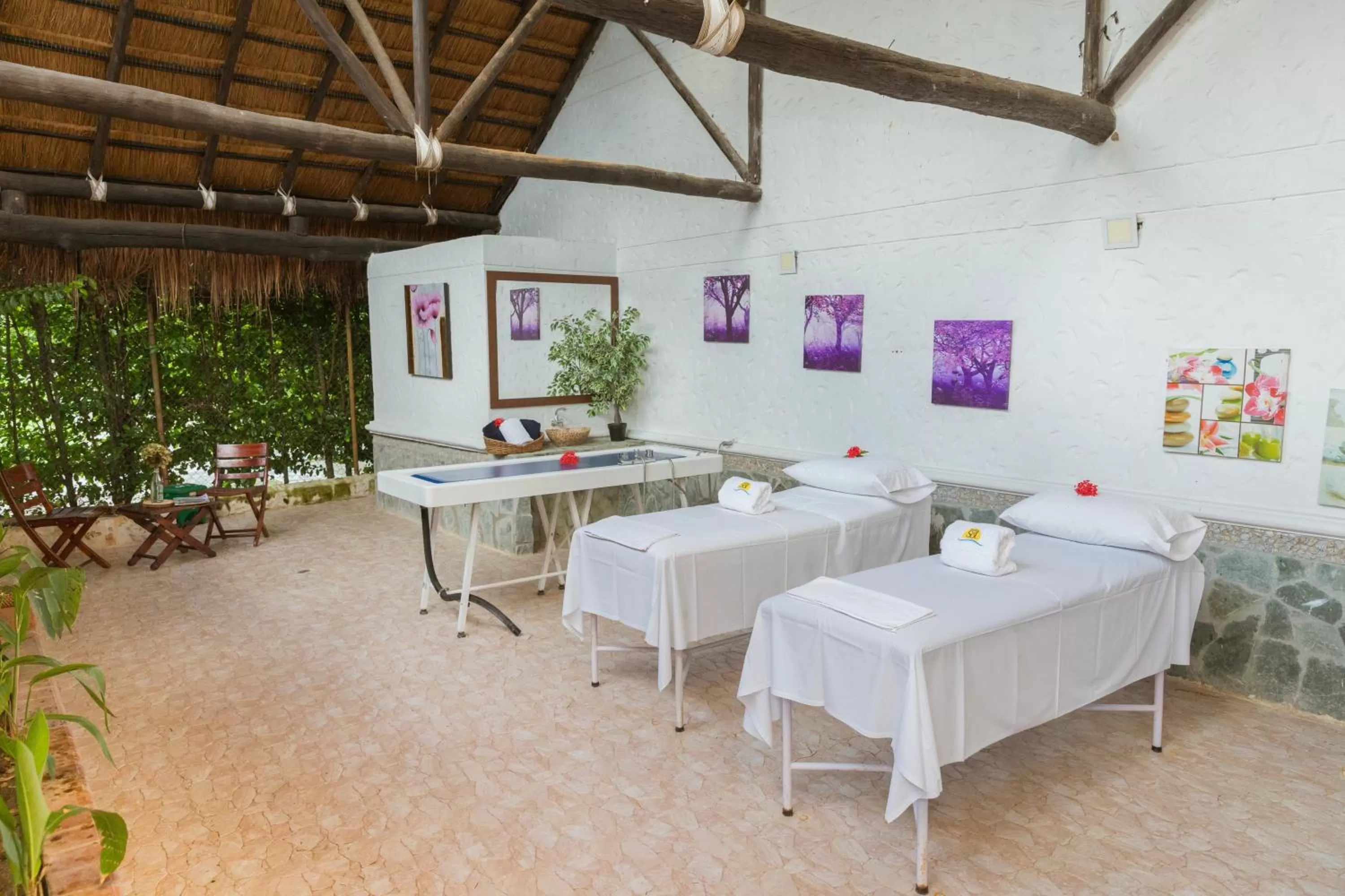 Property building, Restaurant/Places to Eat in Hotel Portón del Sol