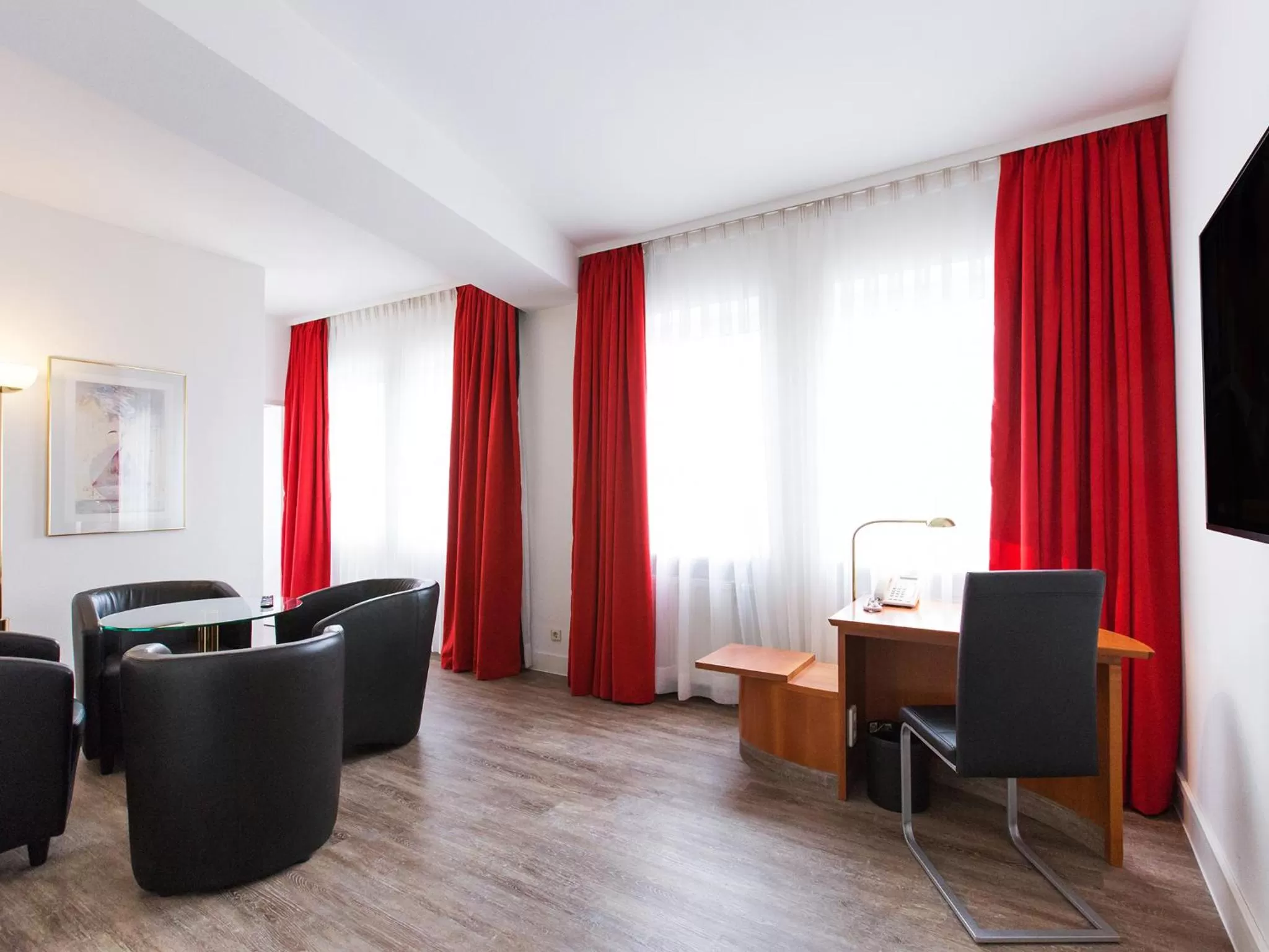 Living room in DORMERO Hotel Dresden Airport
