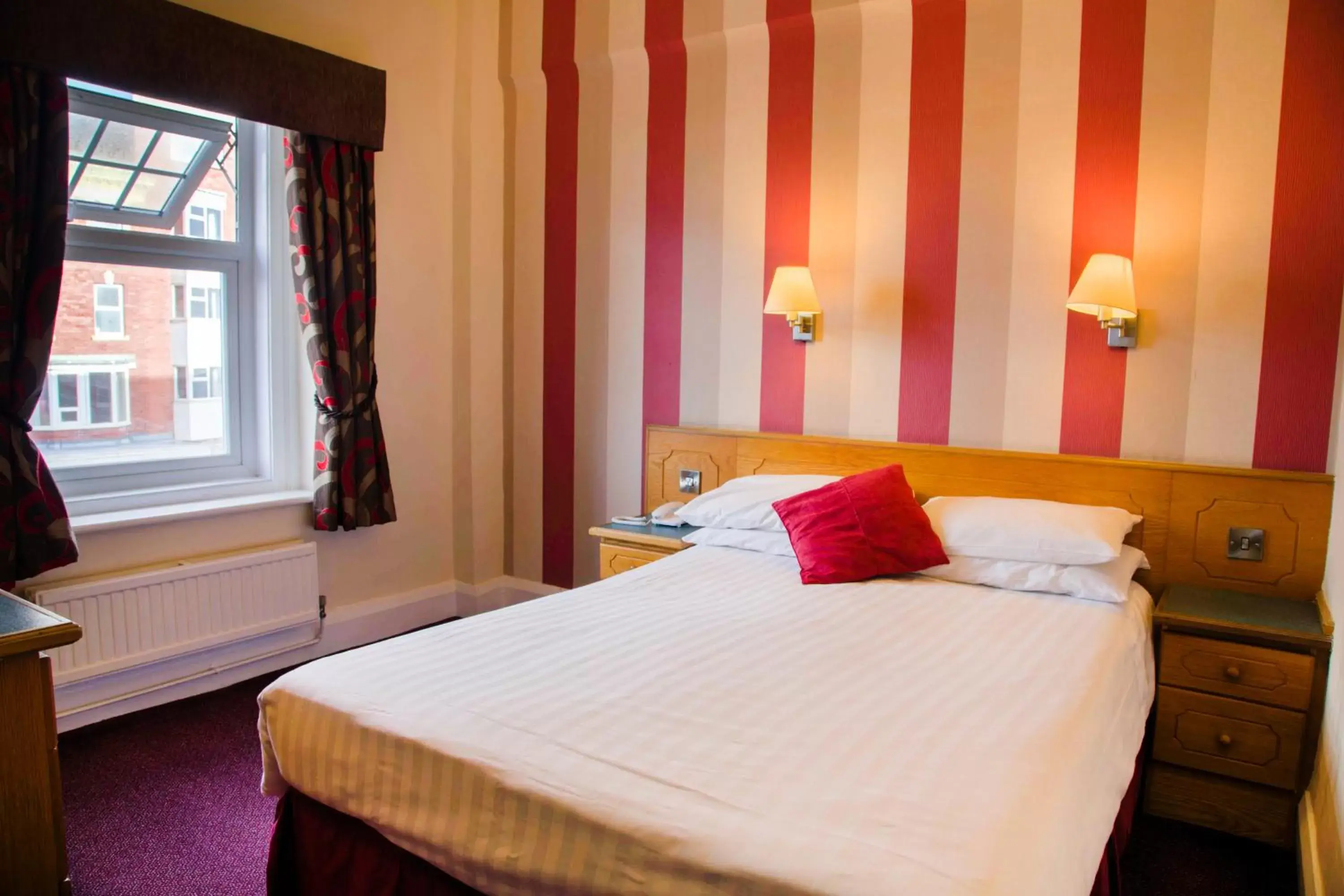 Double Room with Side View in Cliffs Hotel Double Room with Side View in Cliffs Hotel