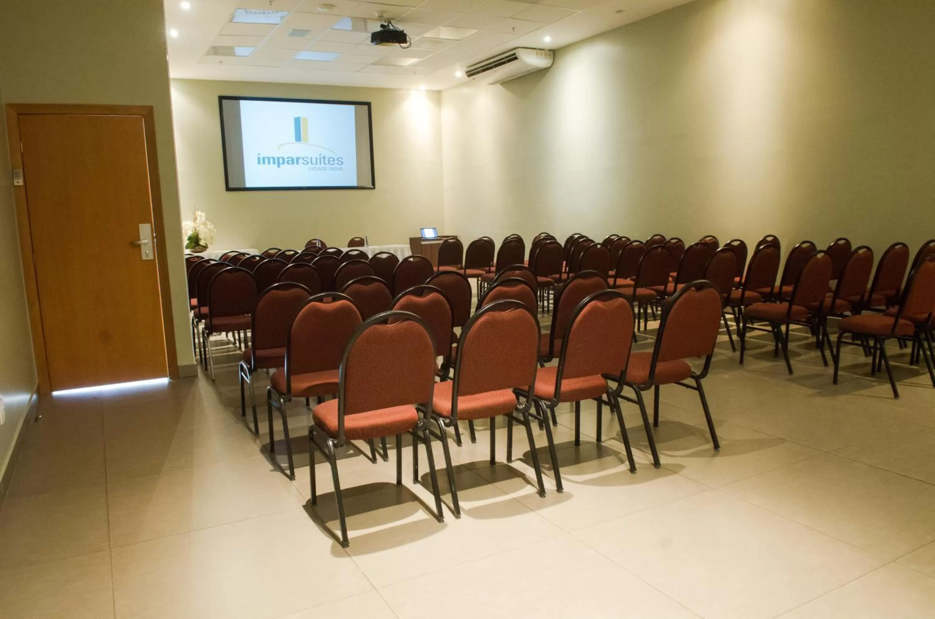 Meeting/conference room in Ímpar Suítes Cidade Nova