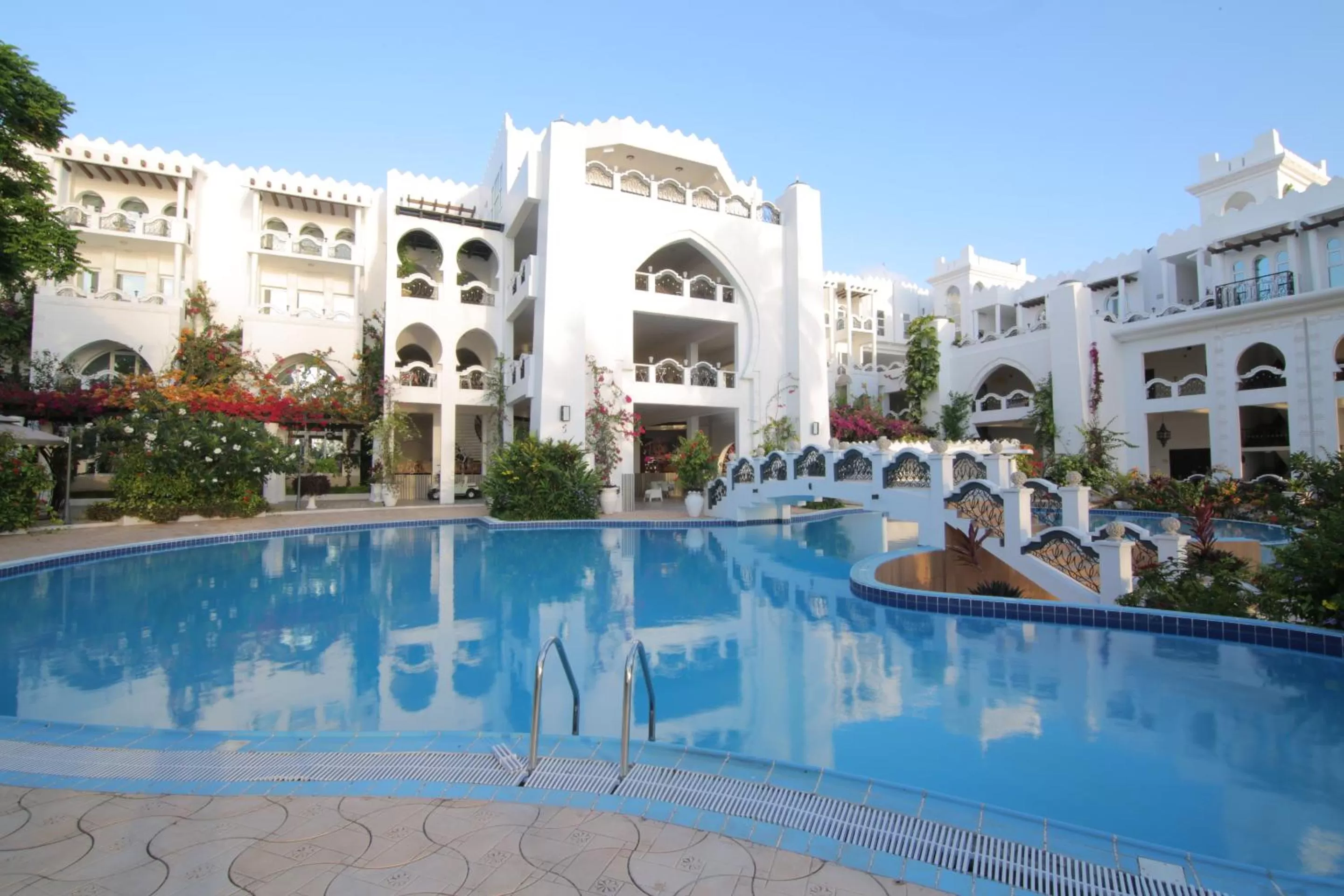 Property building in Madinat Al Bahr Business & Spa Hotel