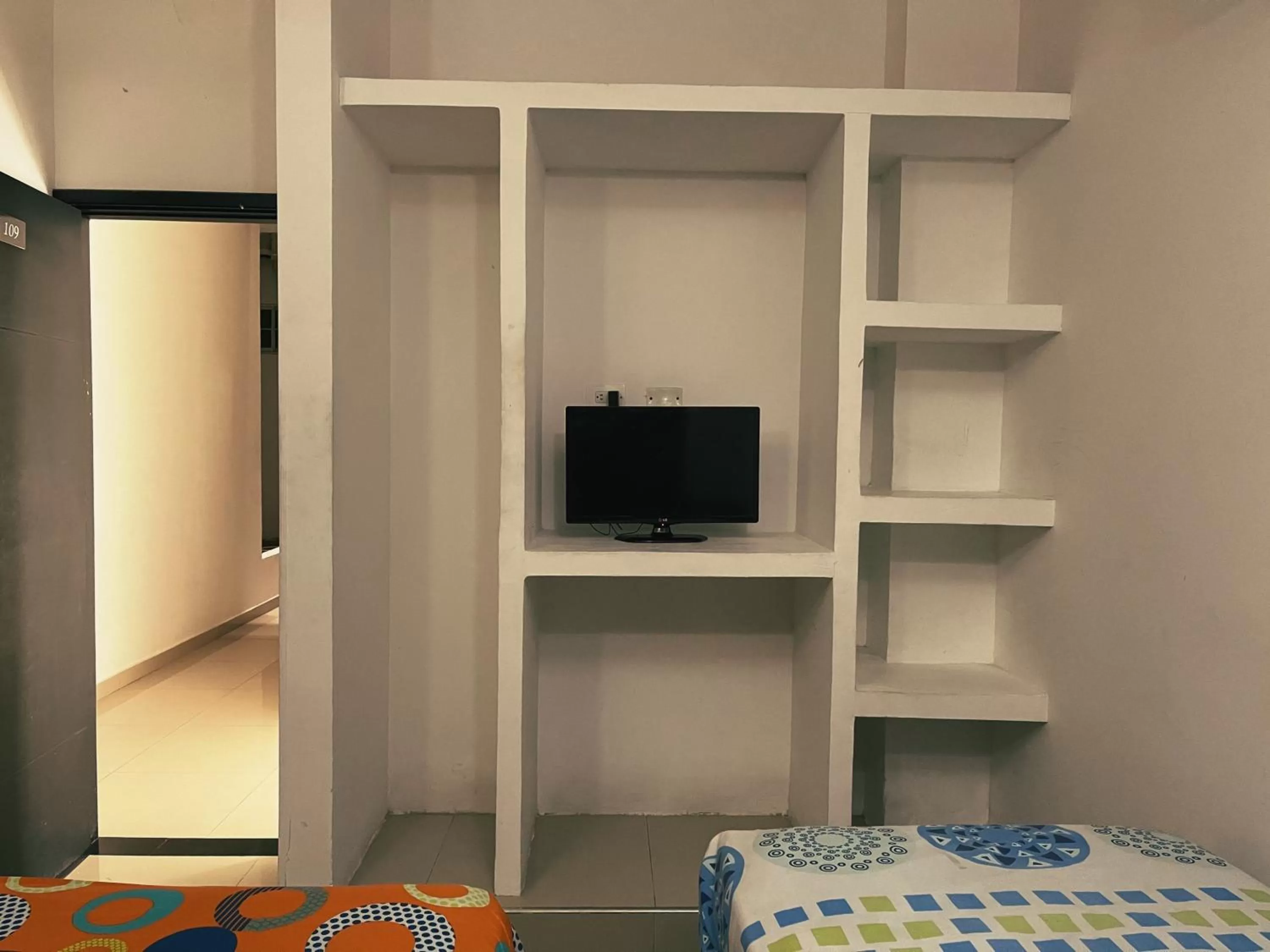 TV and multimedia, TV/Entertainment Center in Hotel Cangrejalito