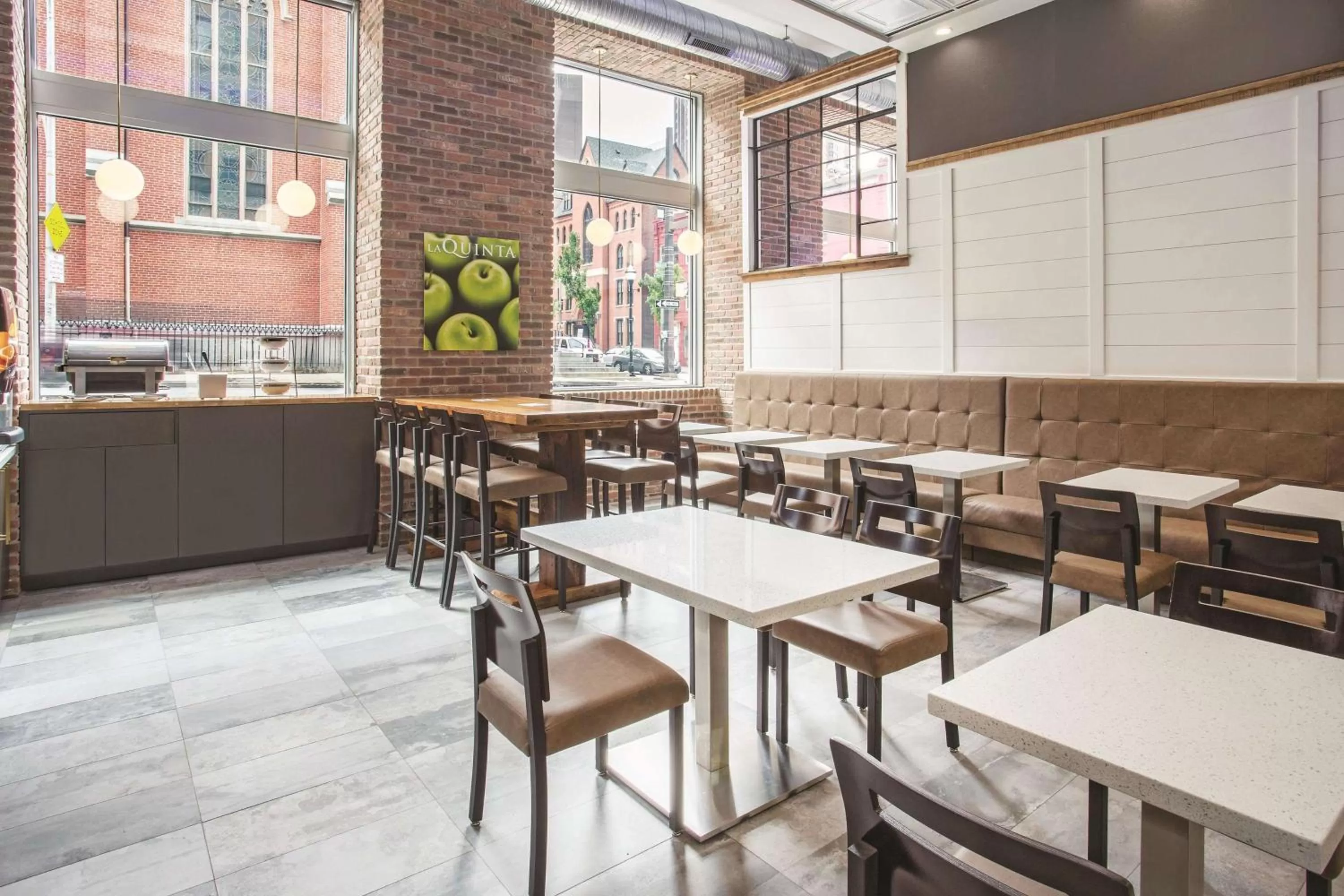 Restaurant/places to eat in La Quinta by Wyndham Inner Harbor Downtown