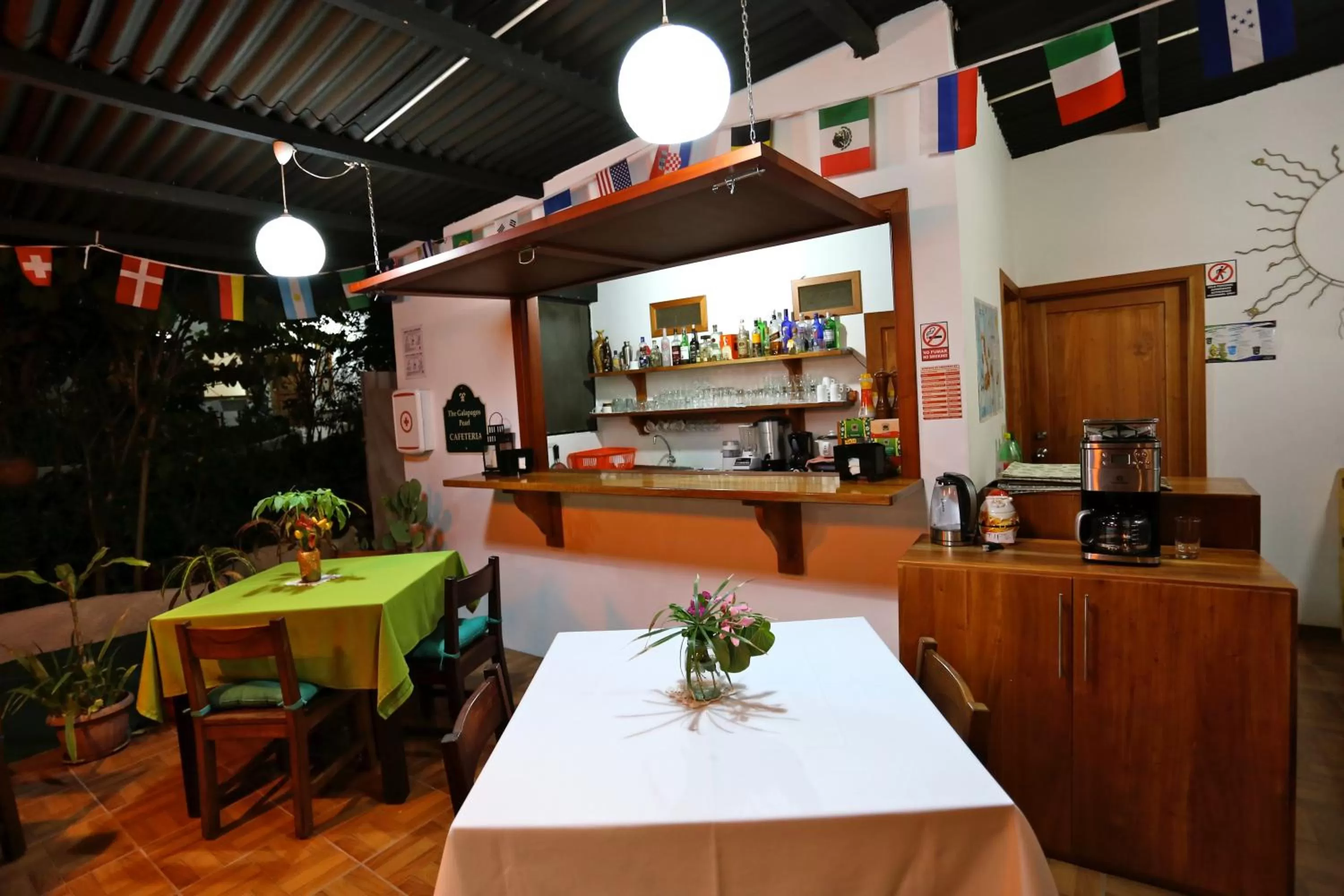 Restaurant/Places to Eat in The Galapagos Pearl B&B