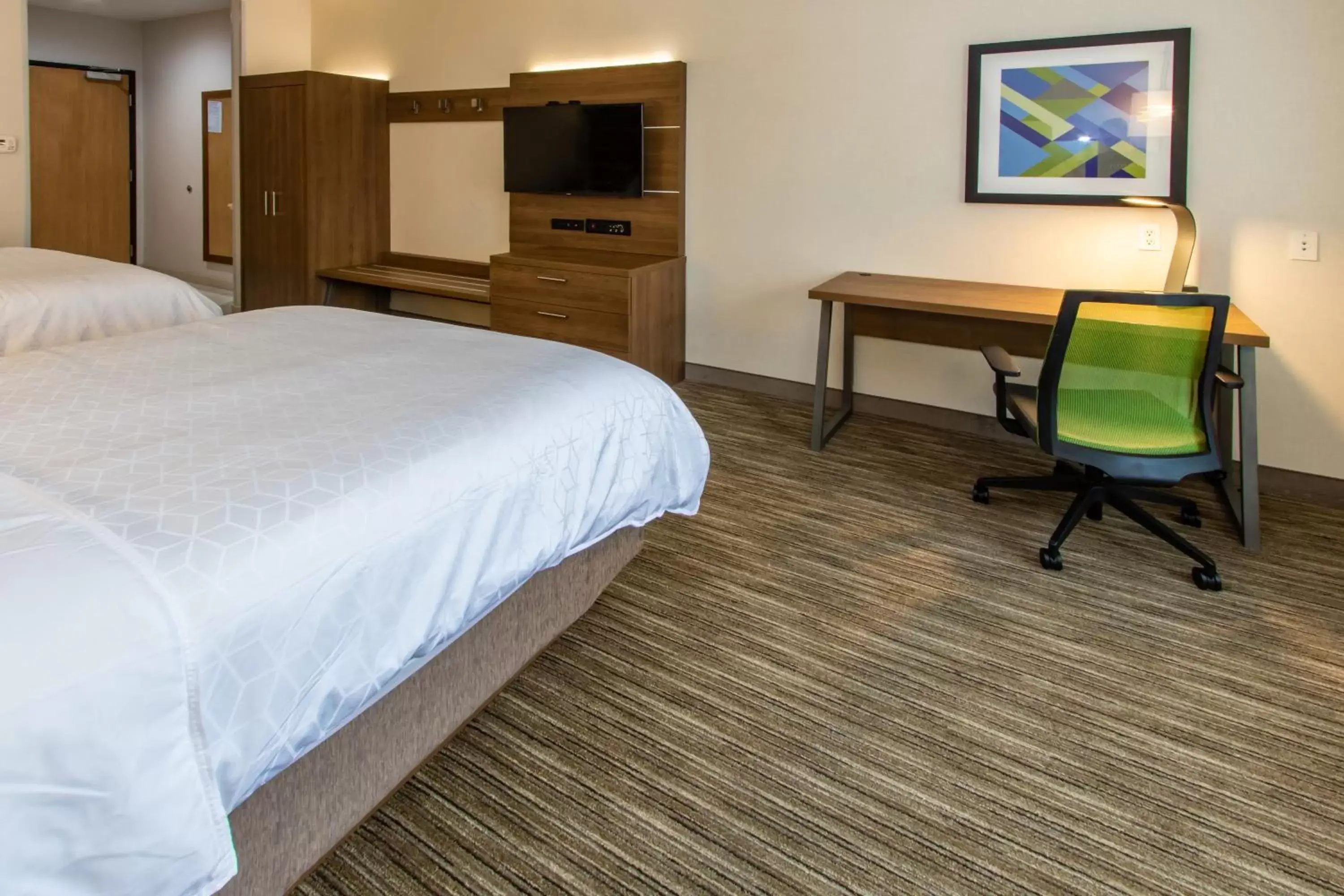 Standard Room in Holiday Inn Express Hotel & Suites Roseville - Galleria Area, an IHG Hotel Standard Room in Holiday Inn Express Hotel & Suites Roseville - Galleria Area, an IHG Hotel