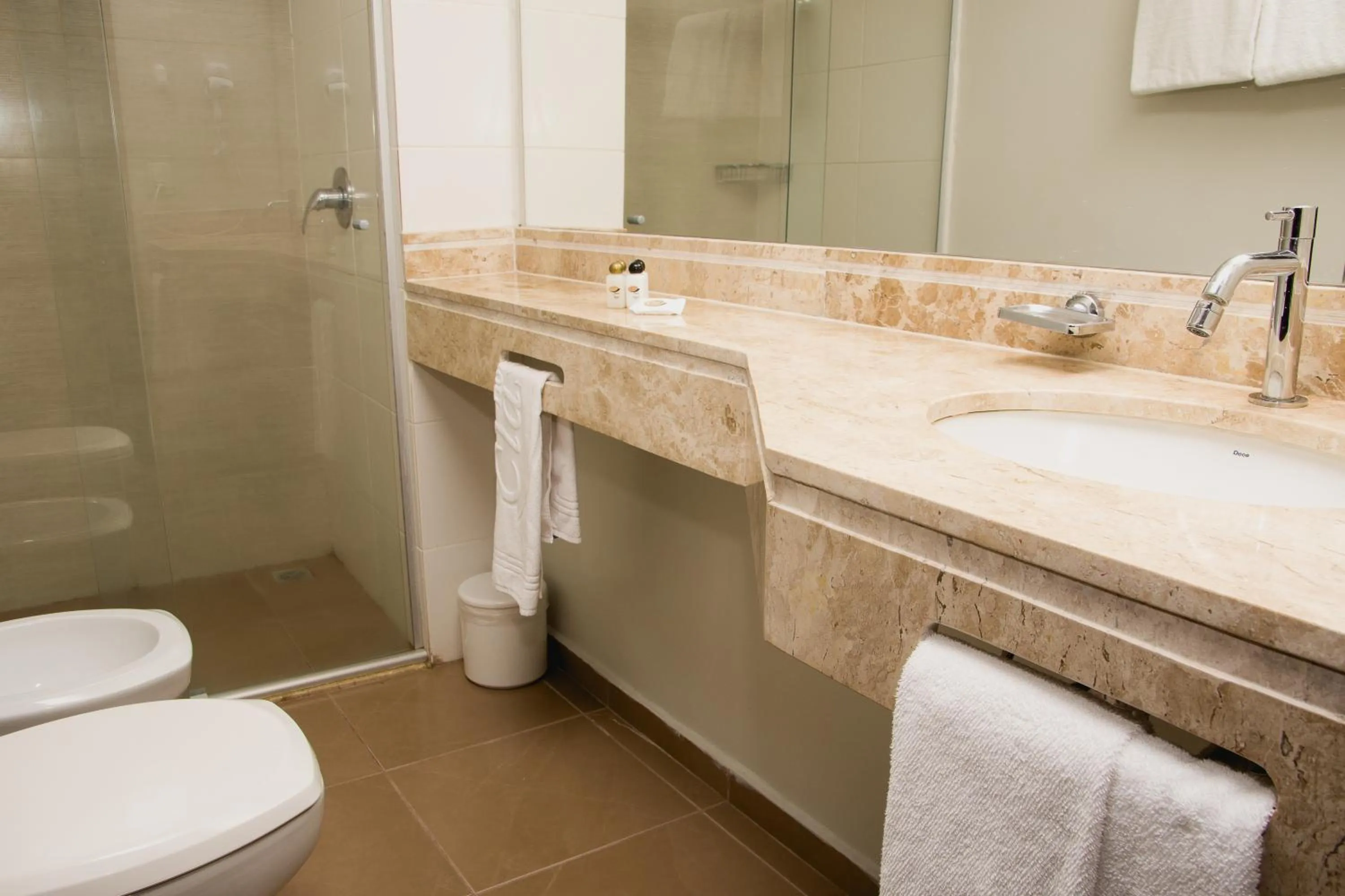 Toilet in Class Hotel Alfenas