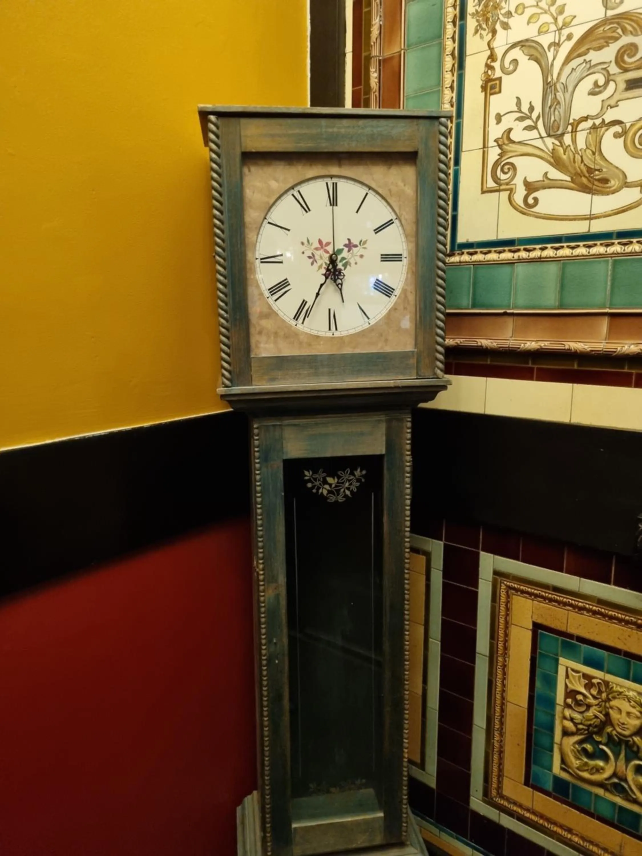 Facade/entrance in The Windmill Hotel