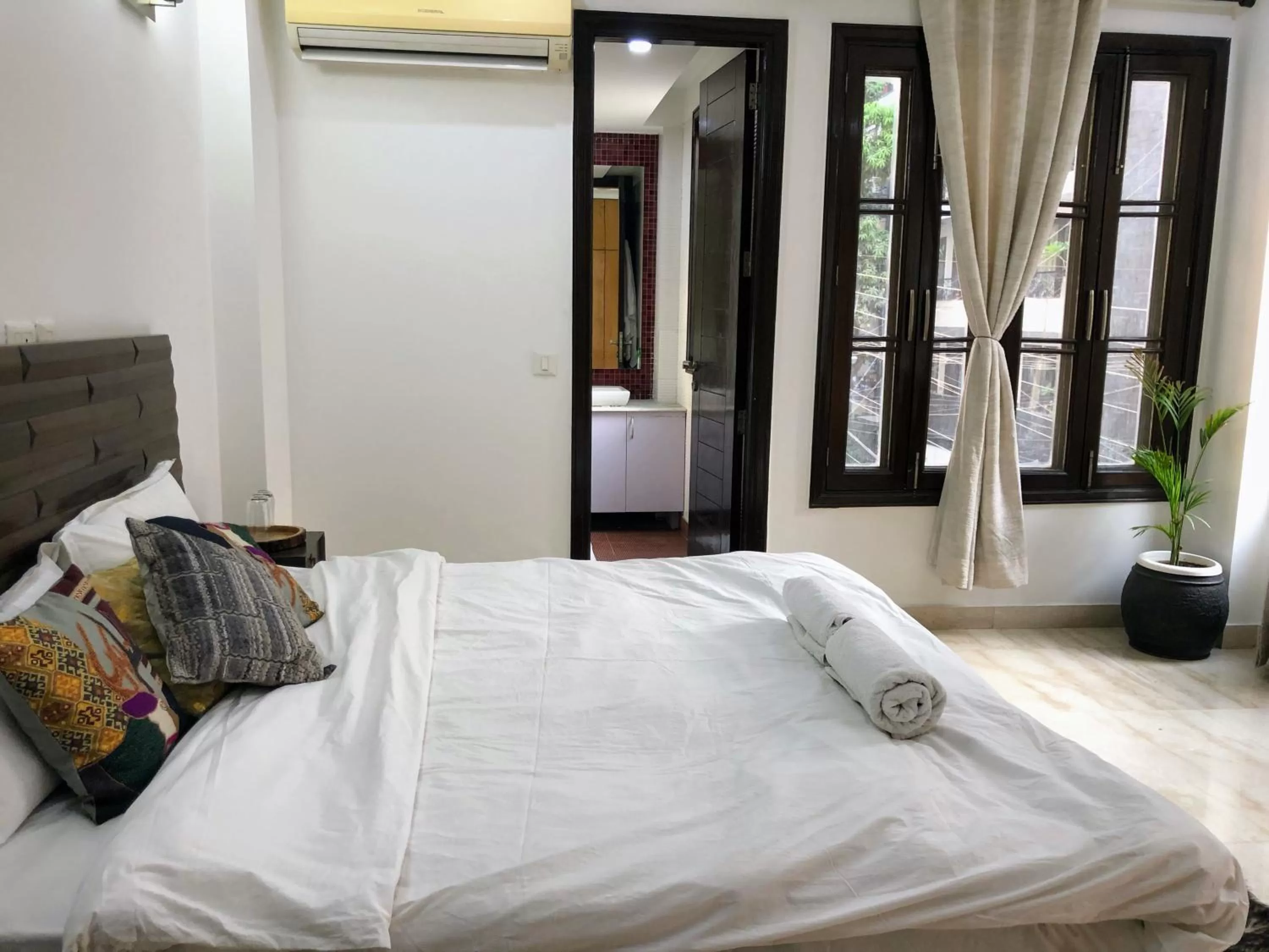 Bed in Avatar Living @Safdarjung Enclave