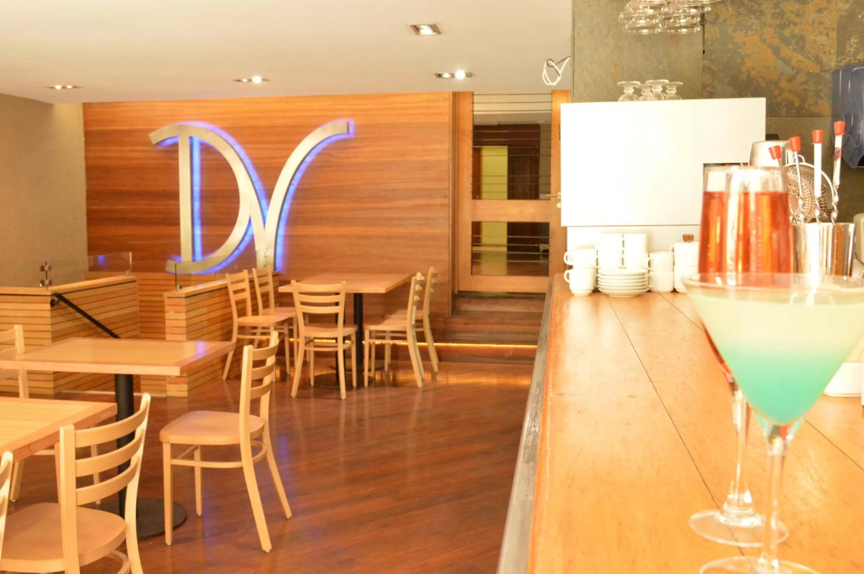 Restaurant/places to eat in Hotel Diego de Velazquez