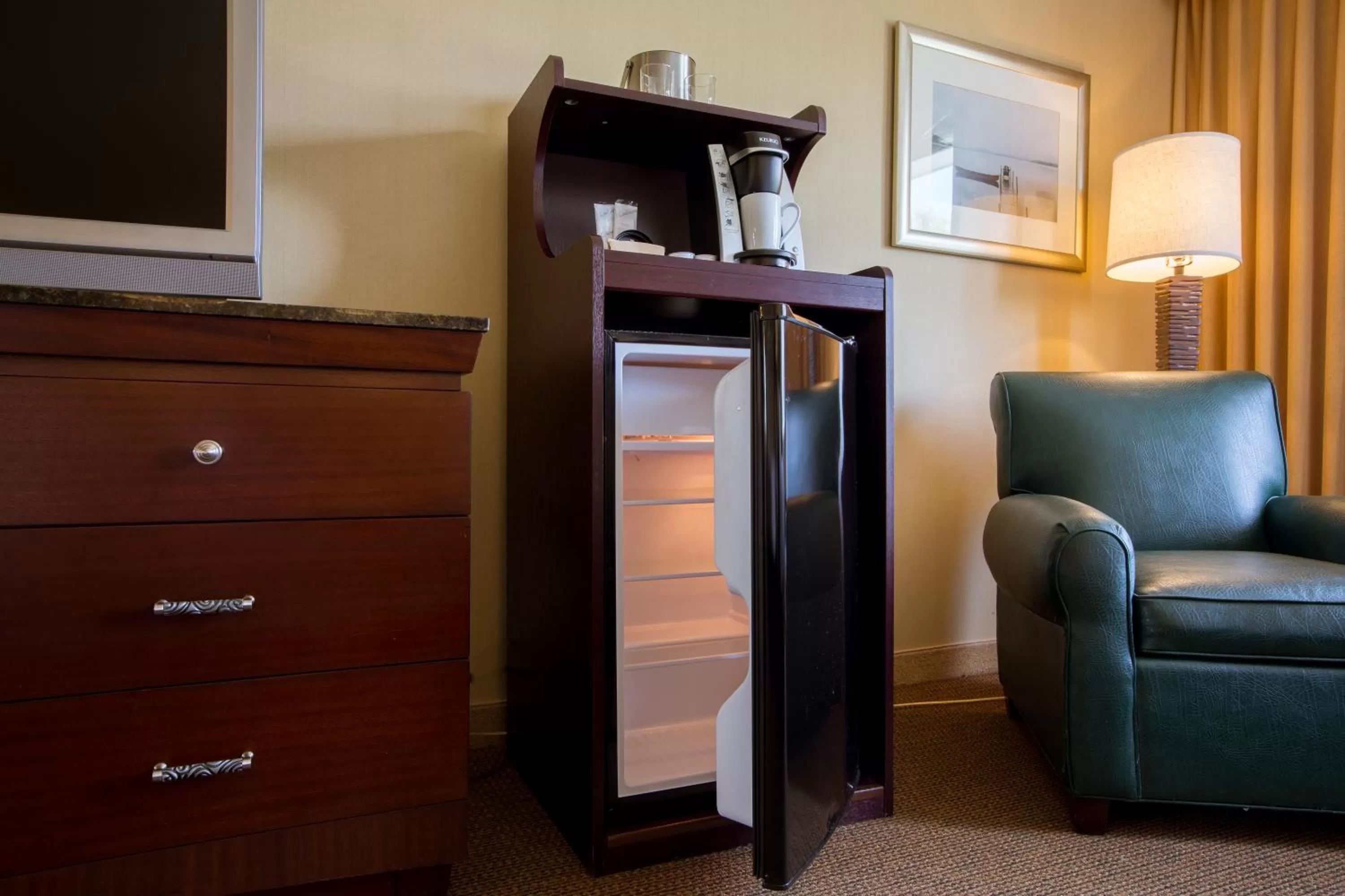 Standard King Room in Sleepy Hollow Hotel