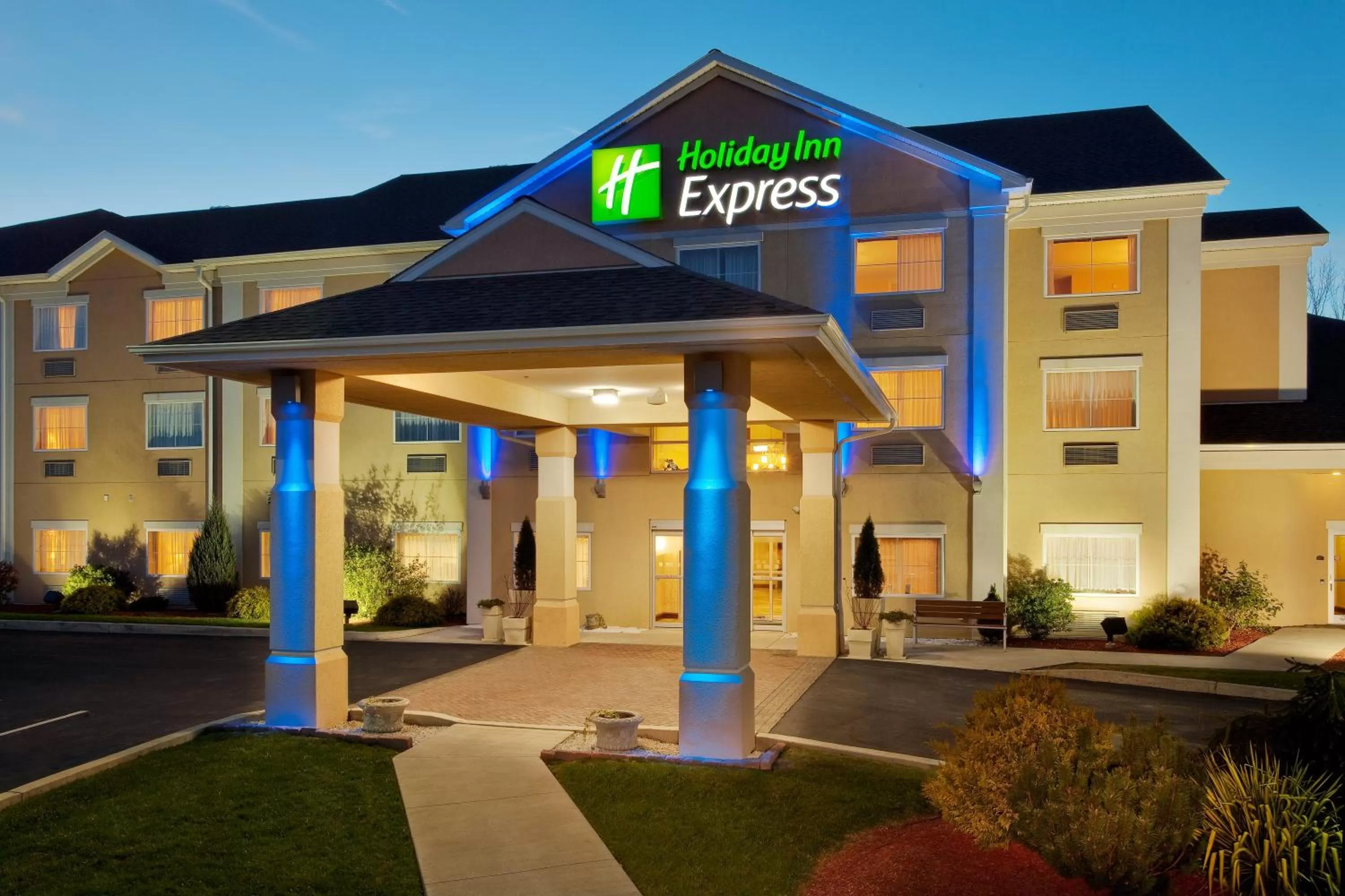 Property building in Holiday Inn Express & Suites Gibson by IHG