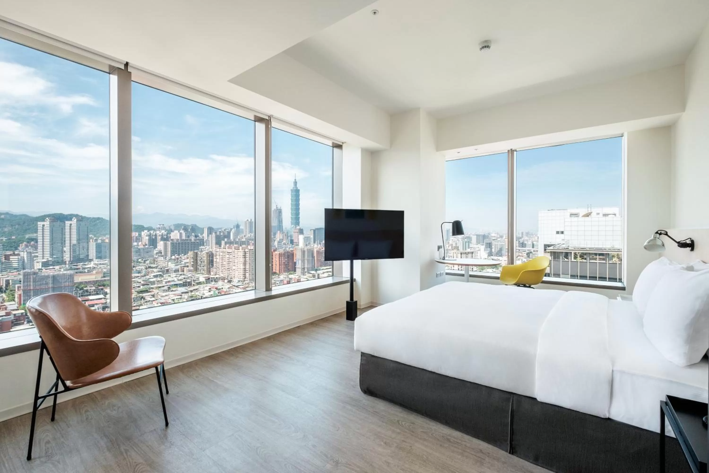 Photo of the whole room, Bed in amba Taipei Songshan