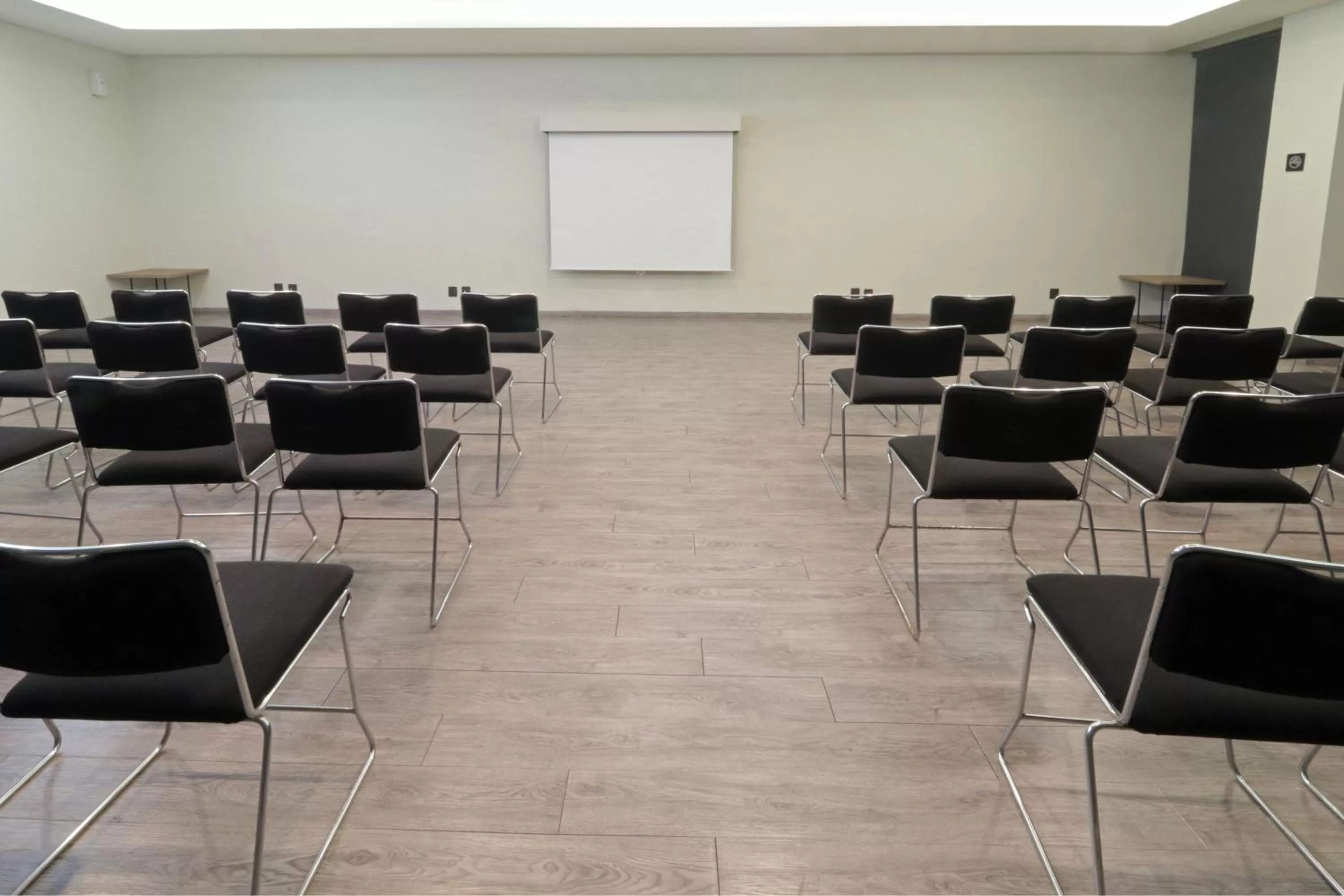 Meeting/conference room in City Express Plus by Marriott Monterrey Galerías