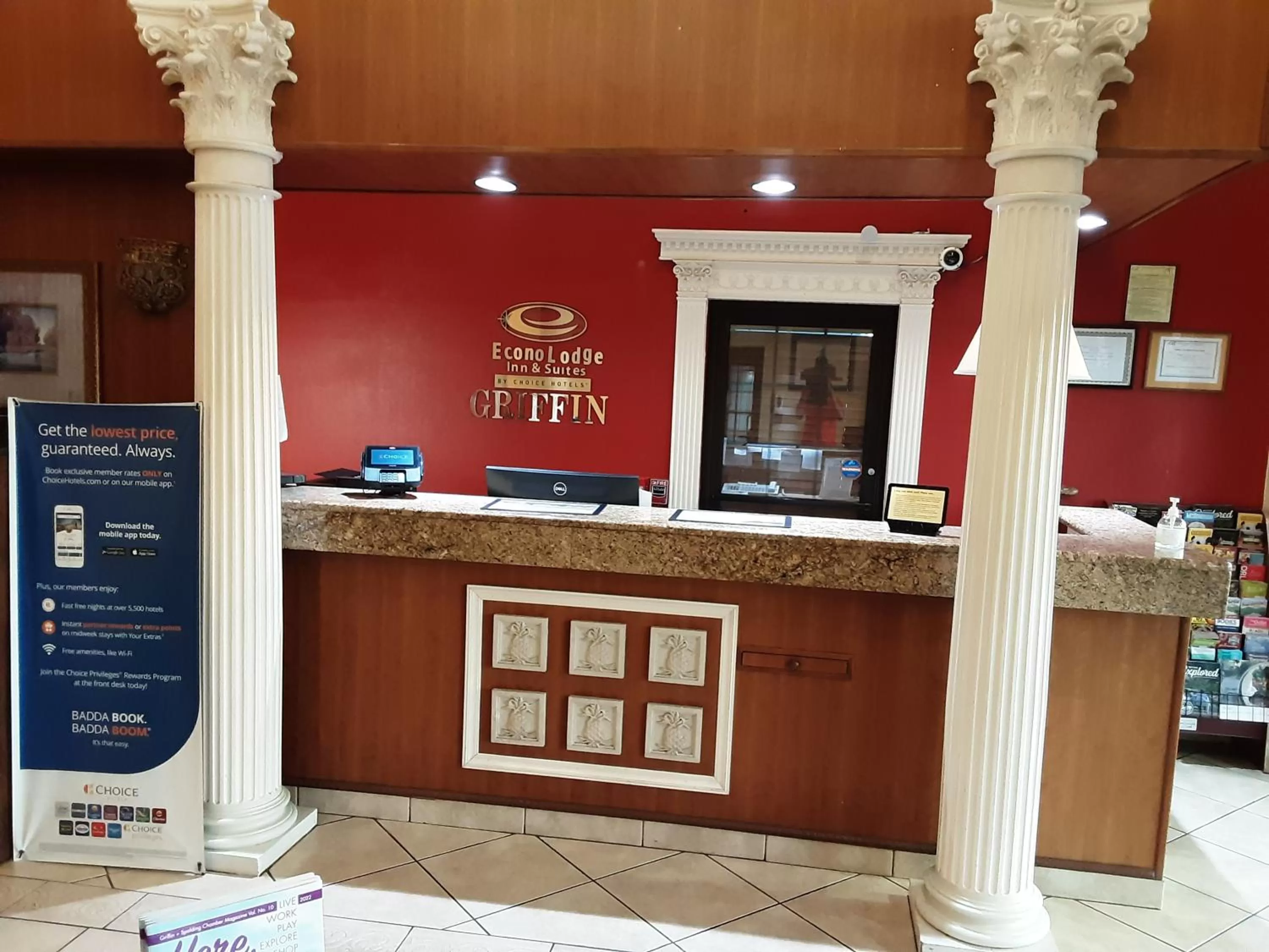 Lobby or reception in Econo Lodge Inn & Suites Griffin North