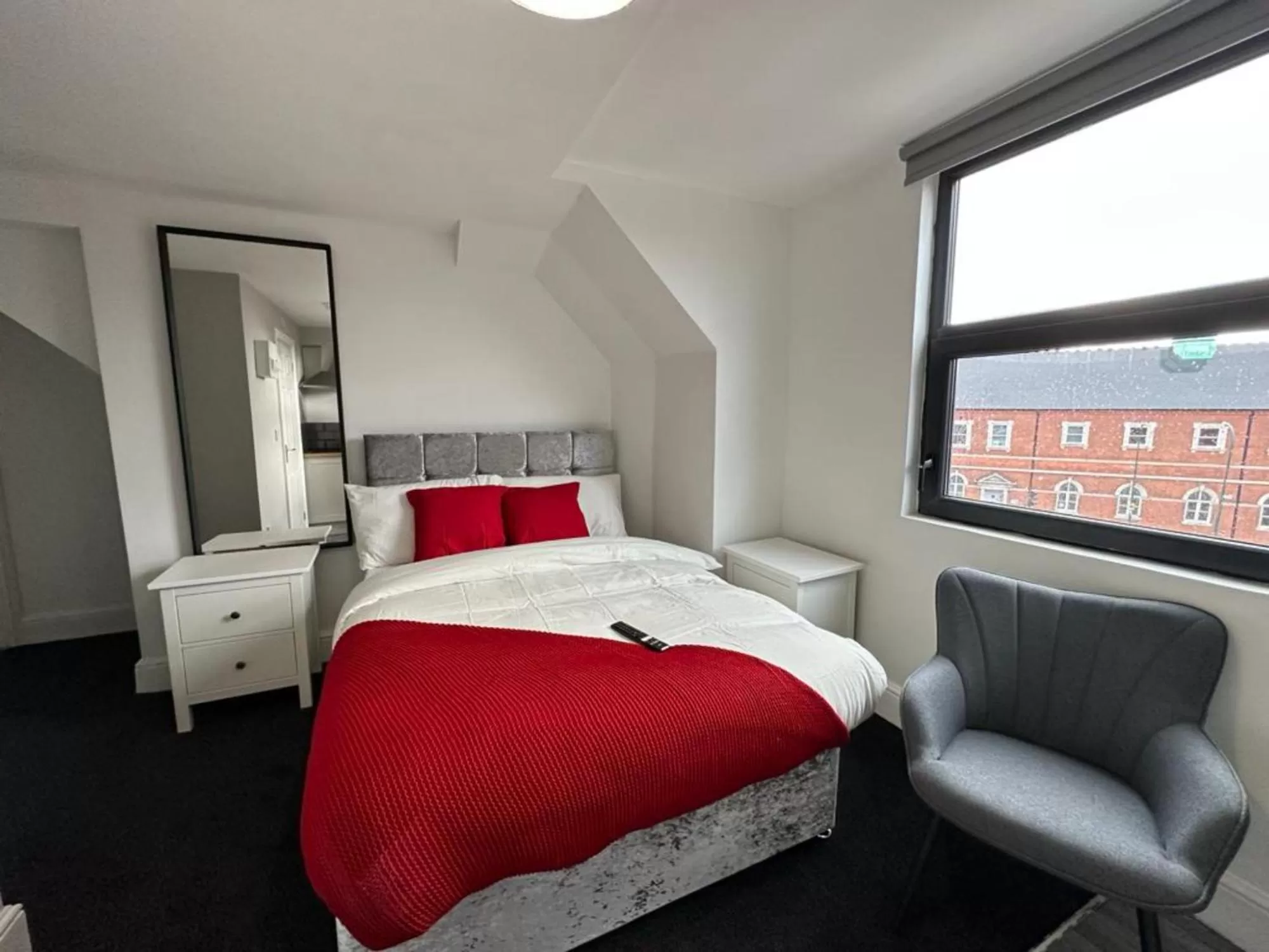 Bed in The Fishpond - Premier Nottingham Studios