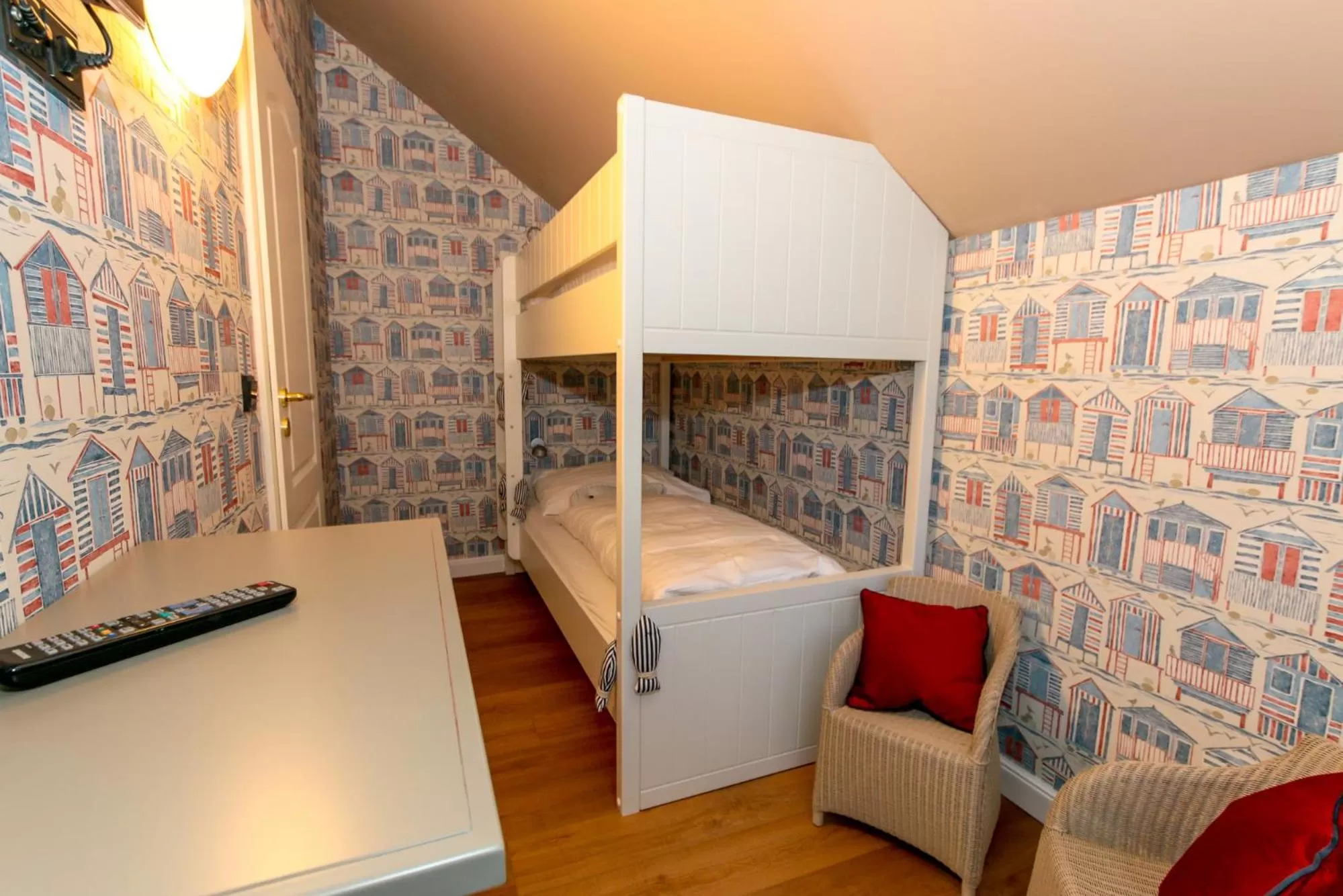 bunk bed, Bed in Nordseehotel Kröger