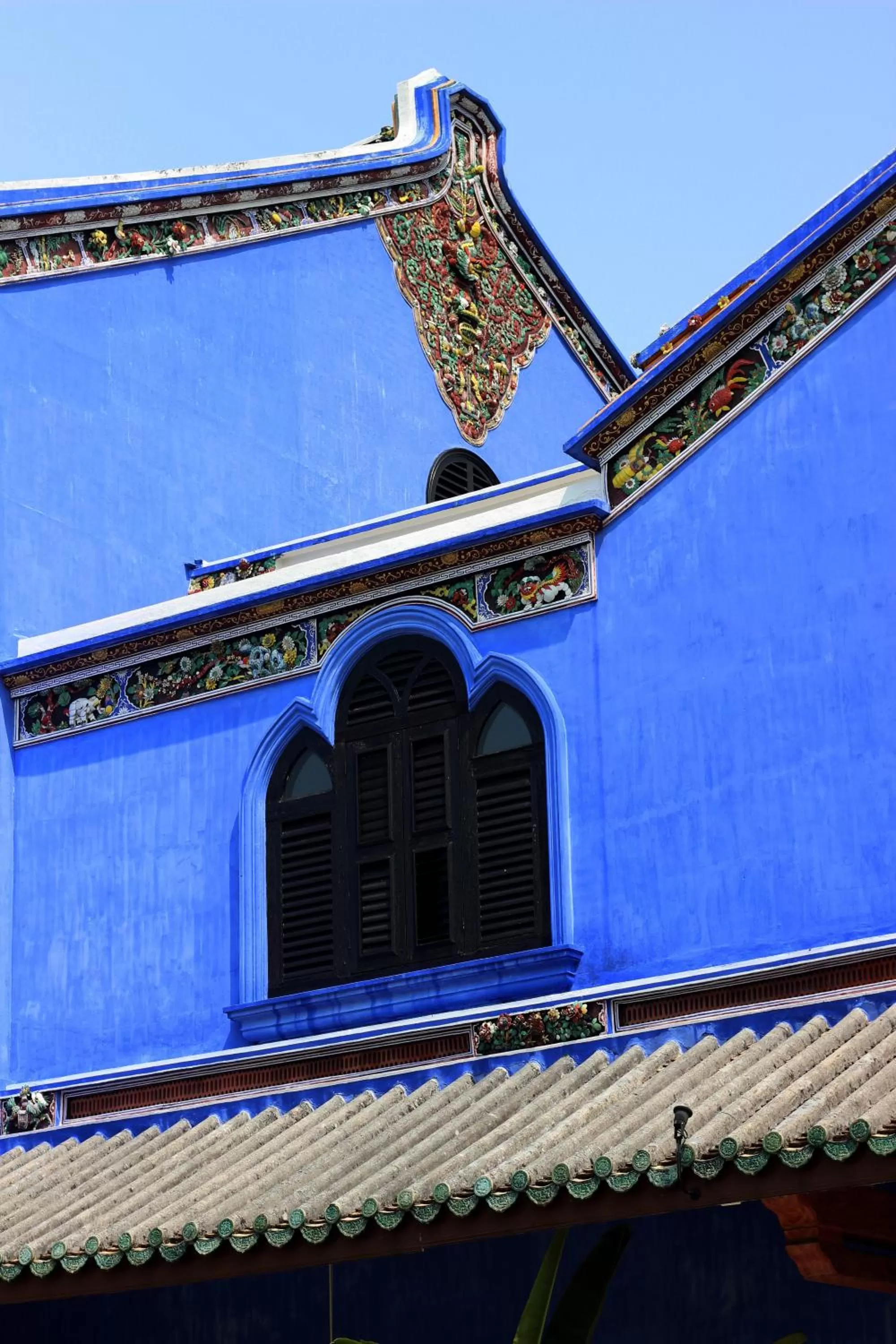 Decorative detail in Cheong Fatt Tze - The Blue Mansion