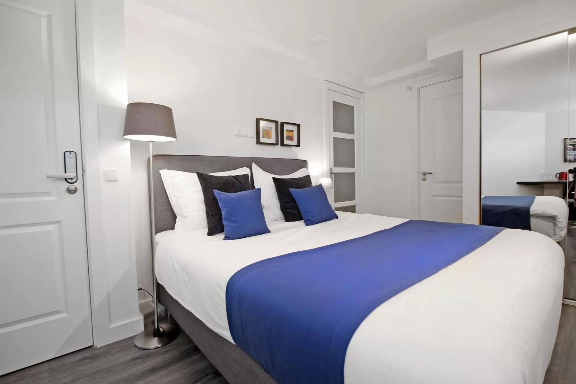 Bed in Romantic suite in Jordaan near CS