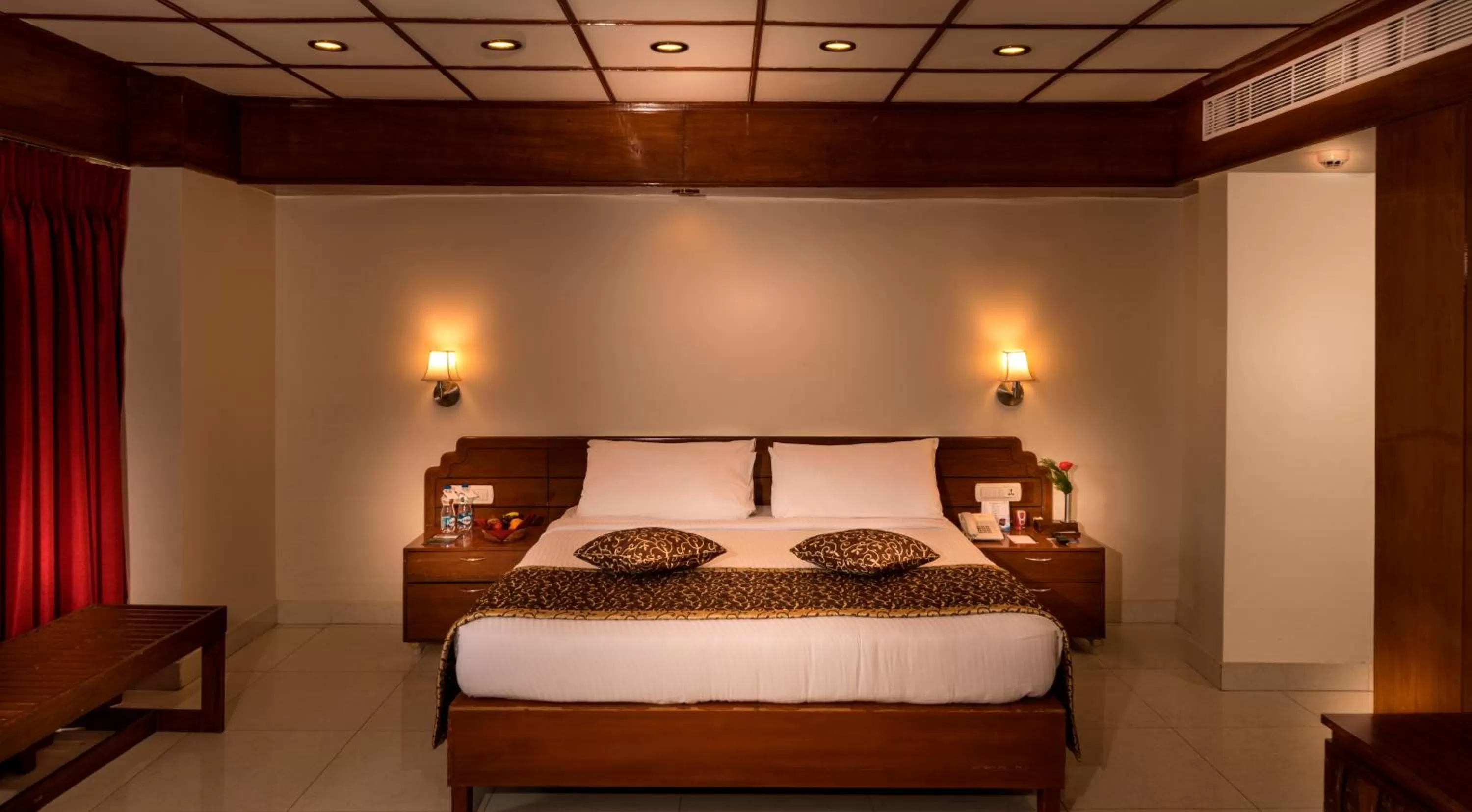 Photo of the whole room, Bed in Fortune Pandiyan Hotel, Madurai - Member ITC Hotels' Group