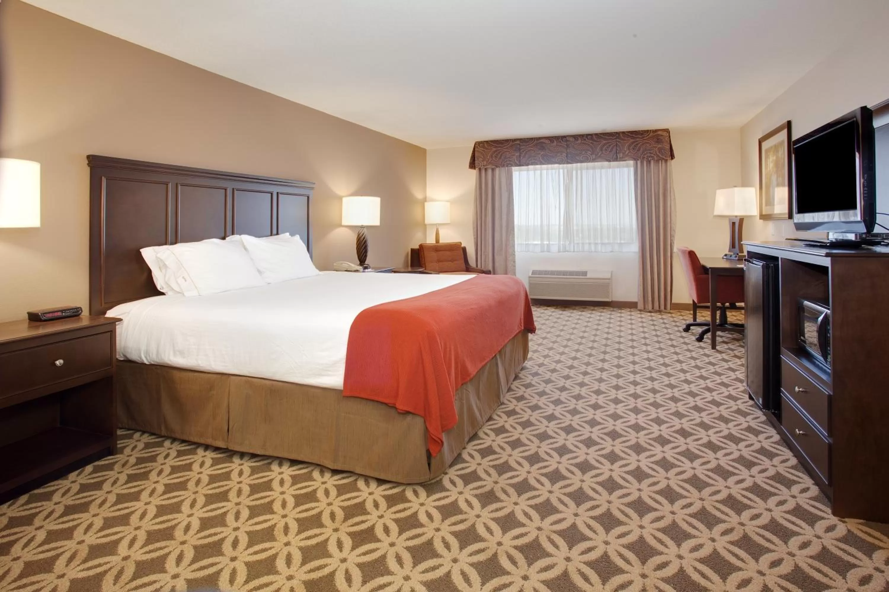 Day, Bed in Holiday Inn Express Show Low by IHG