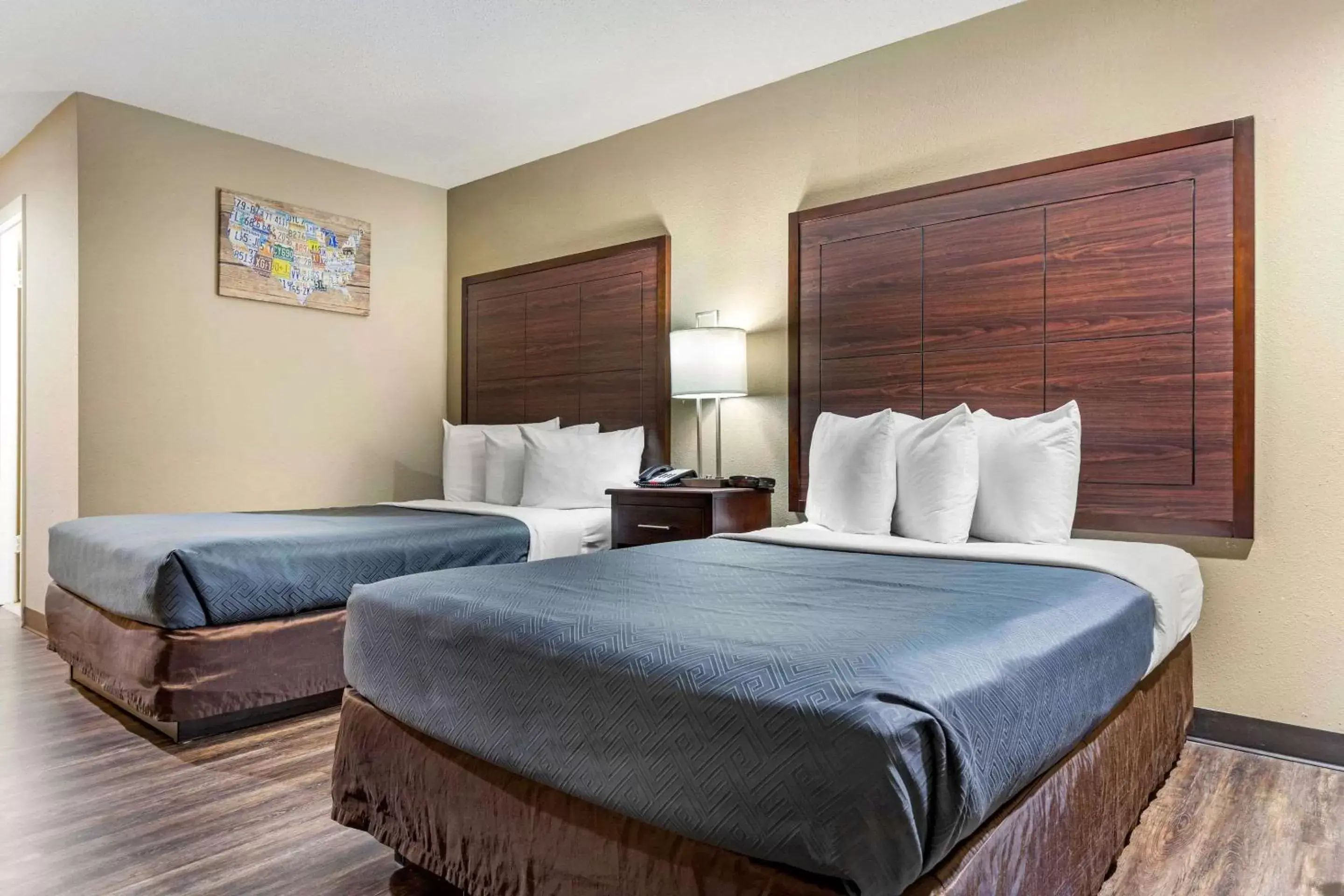 Queen Room with Two Queen Beds - Non Smoking in Econo Lodge Florence - Darlington Queen Room with Two Queen Beds - Non Smoking in Econo Lodge Florence - Darlington