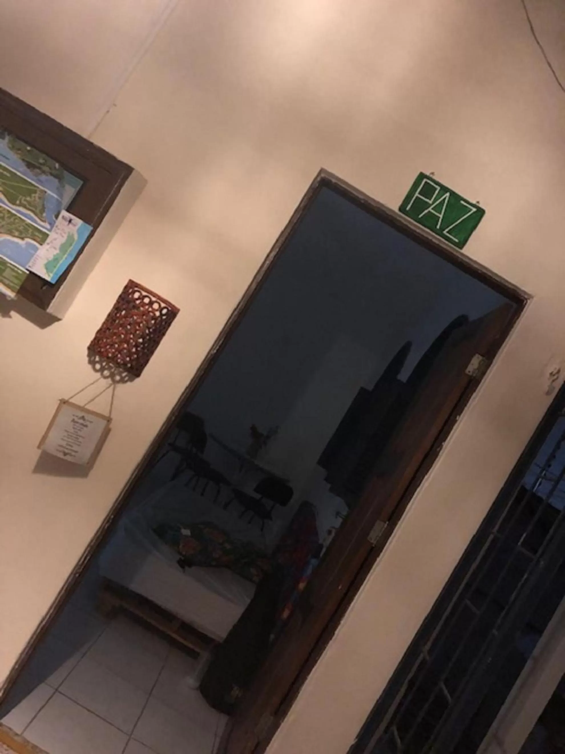 Night, TV/Entertainment Center in Hostel Das Canárias