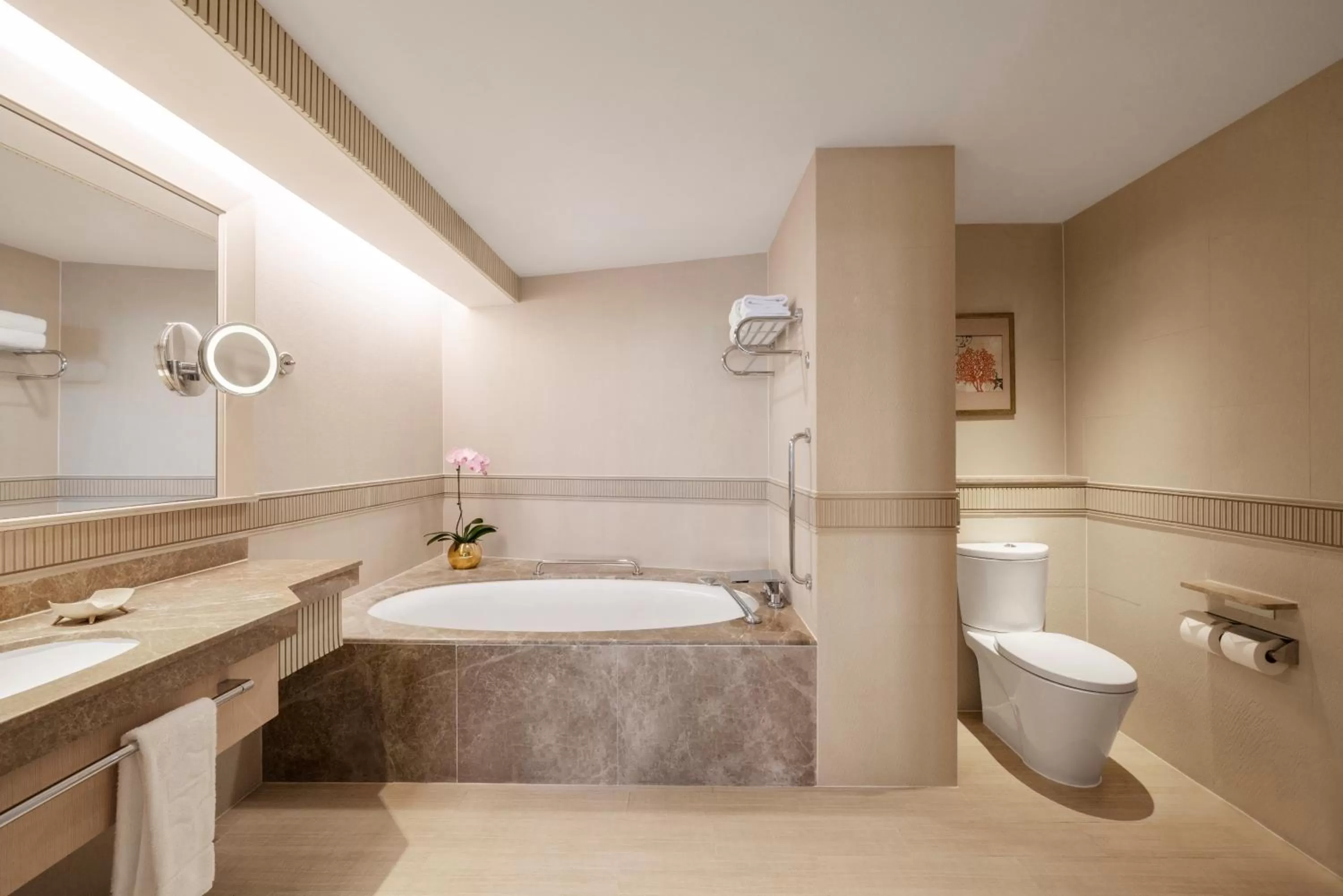 Shower in Shangri-La Rasa Sentosa, Singapore