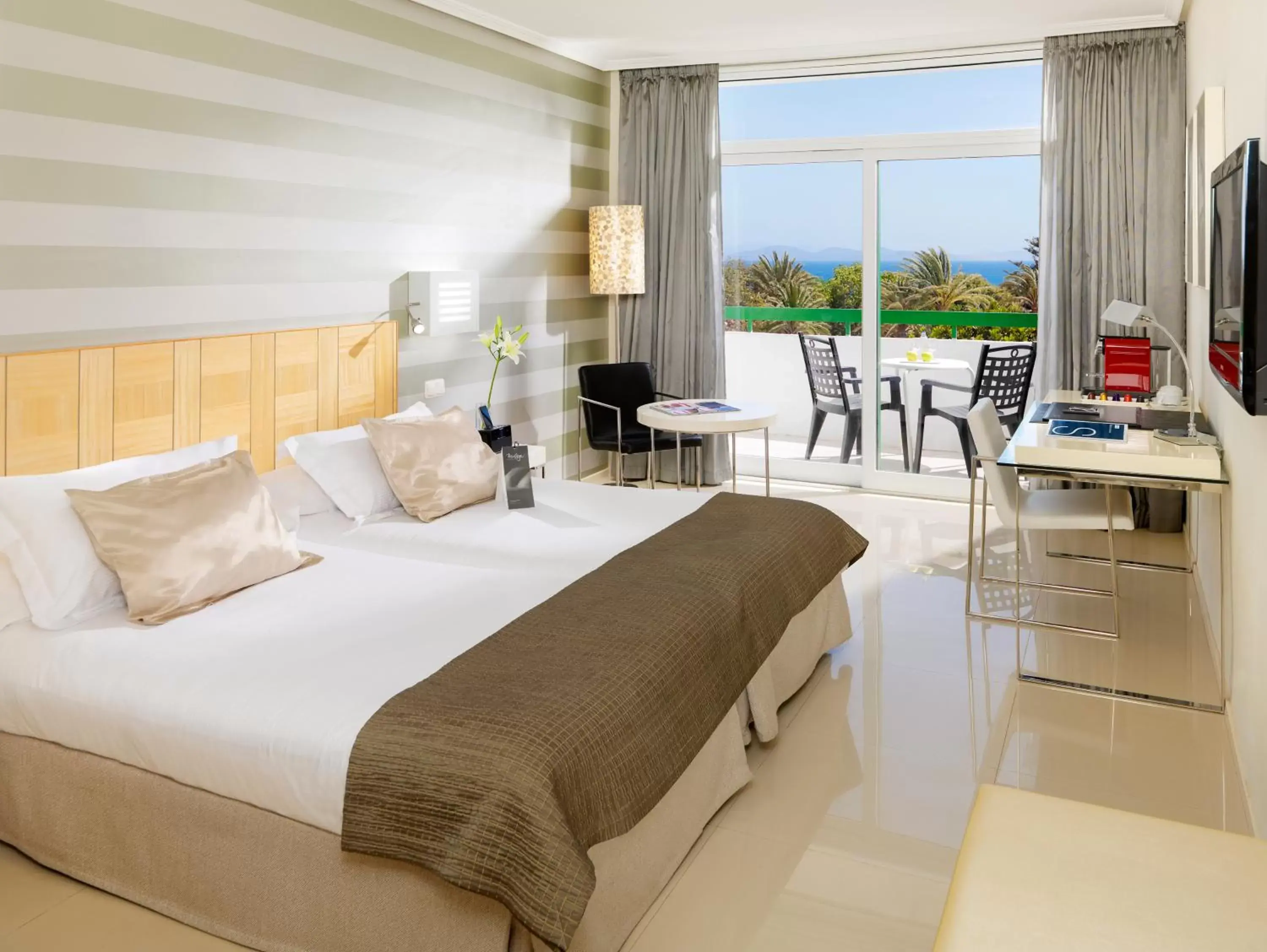 Privilege Triple Room in H10 Lanzarote Princess Privilege Triple Room in H10 Lanzarote Princess