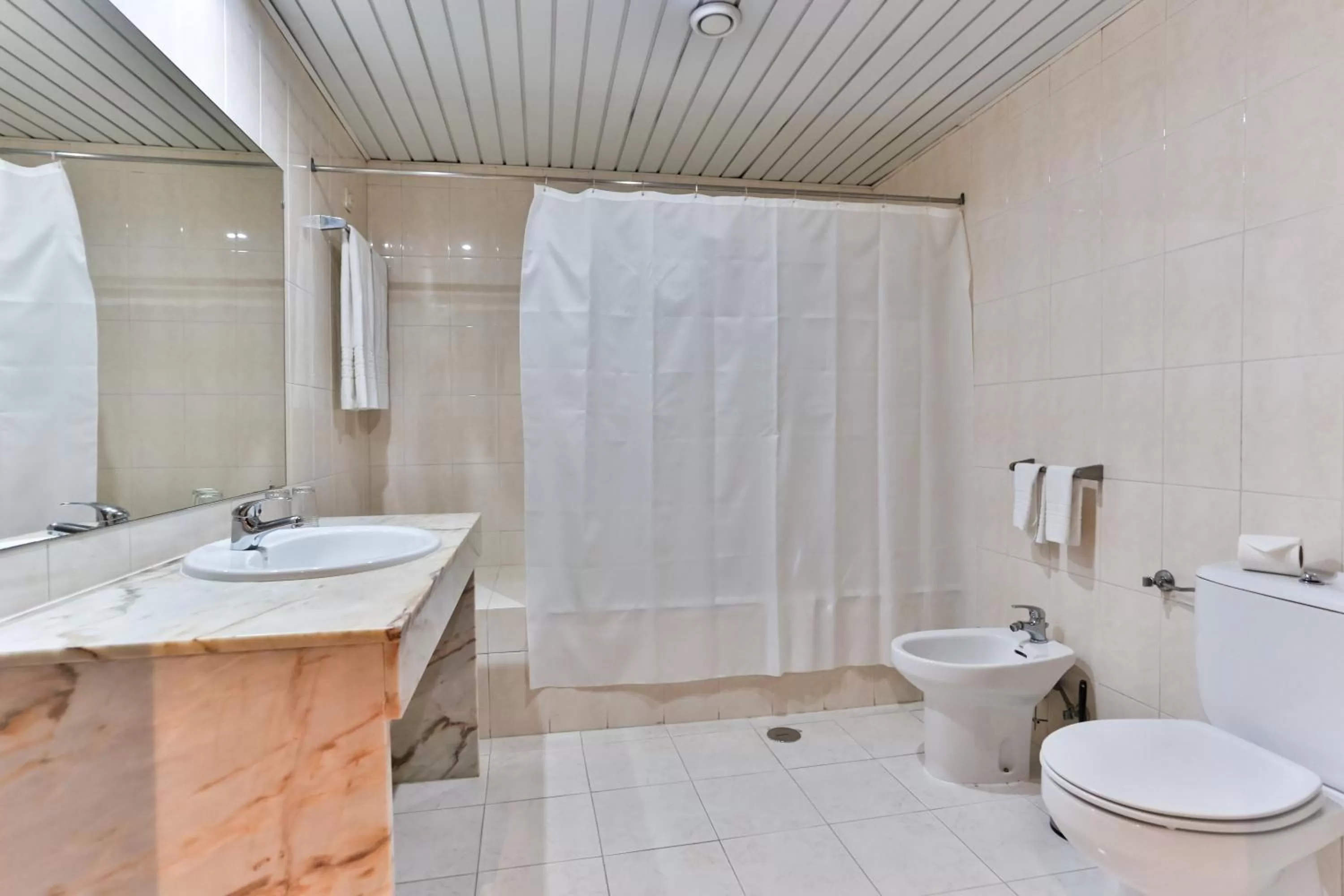 Bathroom in Hotel Arangues