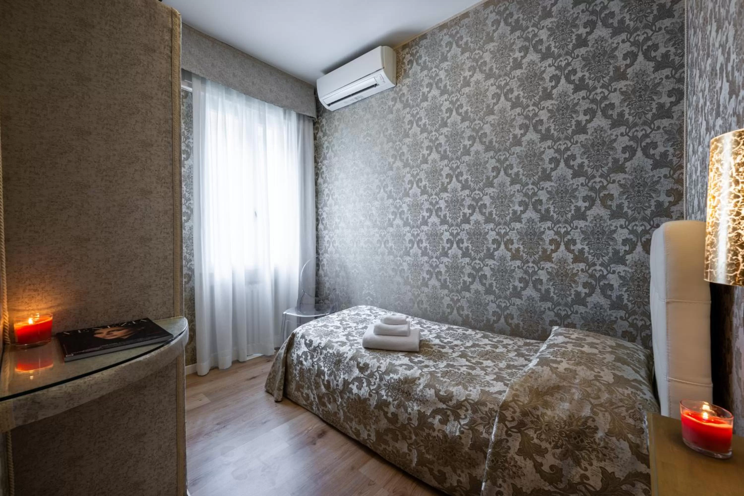 Bedroom, Bed in Hotel Apostoli Garden