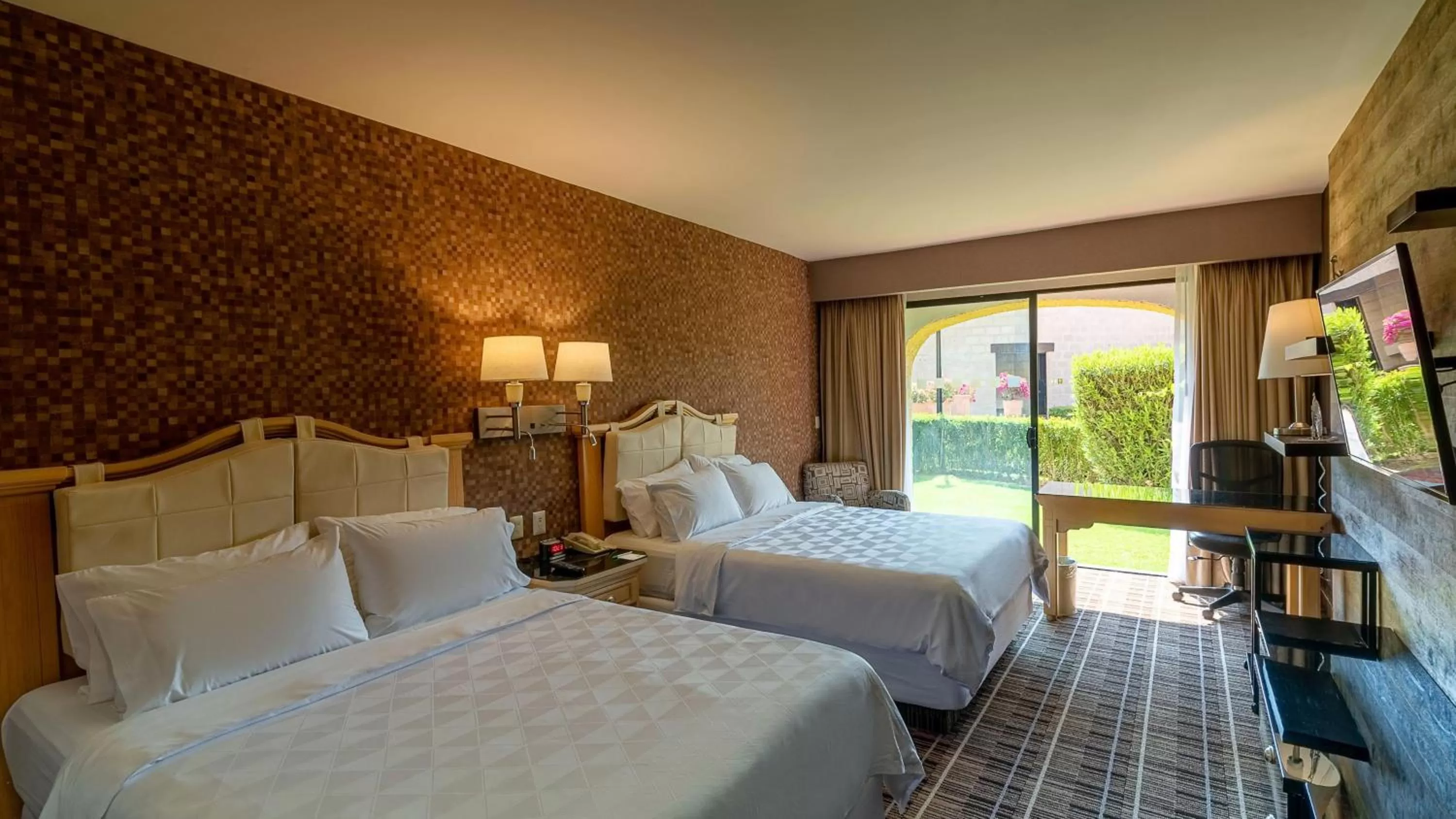 Photo of the whole room, Bed in Holiday Inn Queretaro Centro Historico by IHG