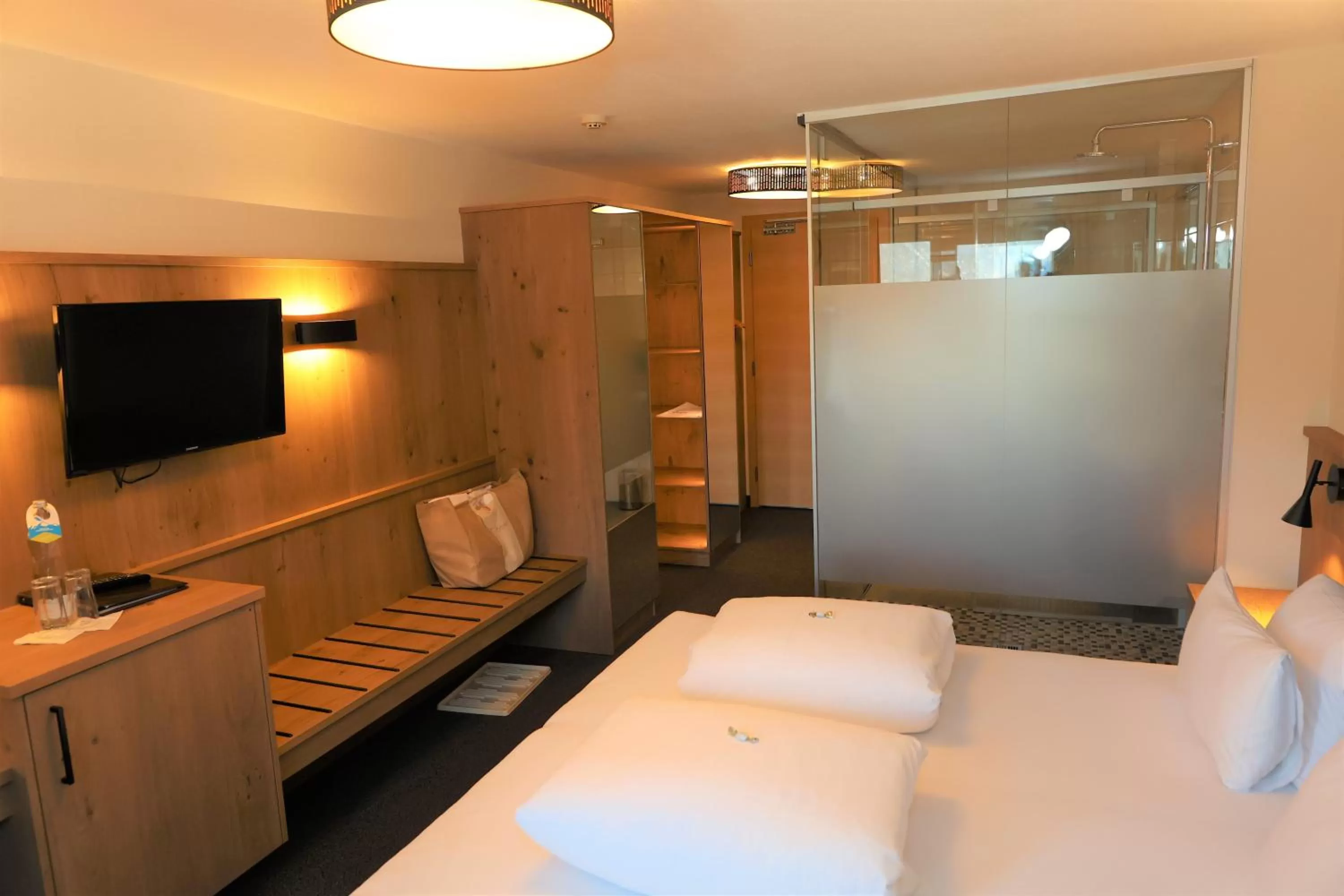 TV/Entertainment Center in Hotel Arzlerhof