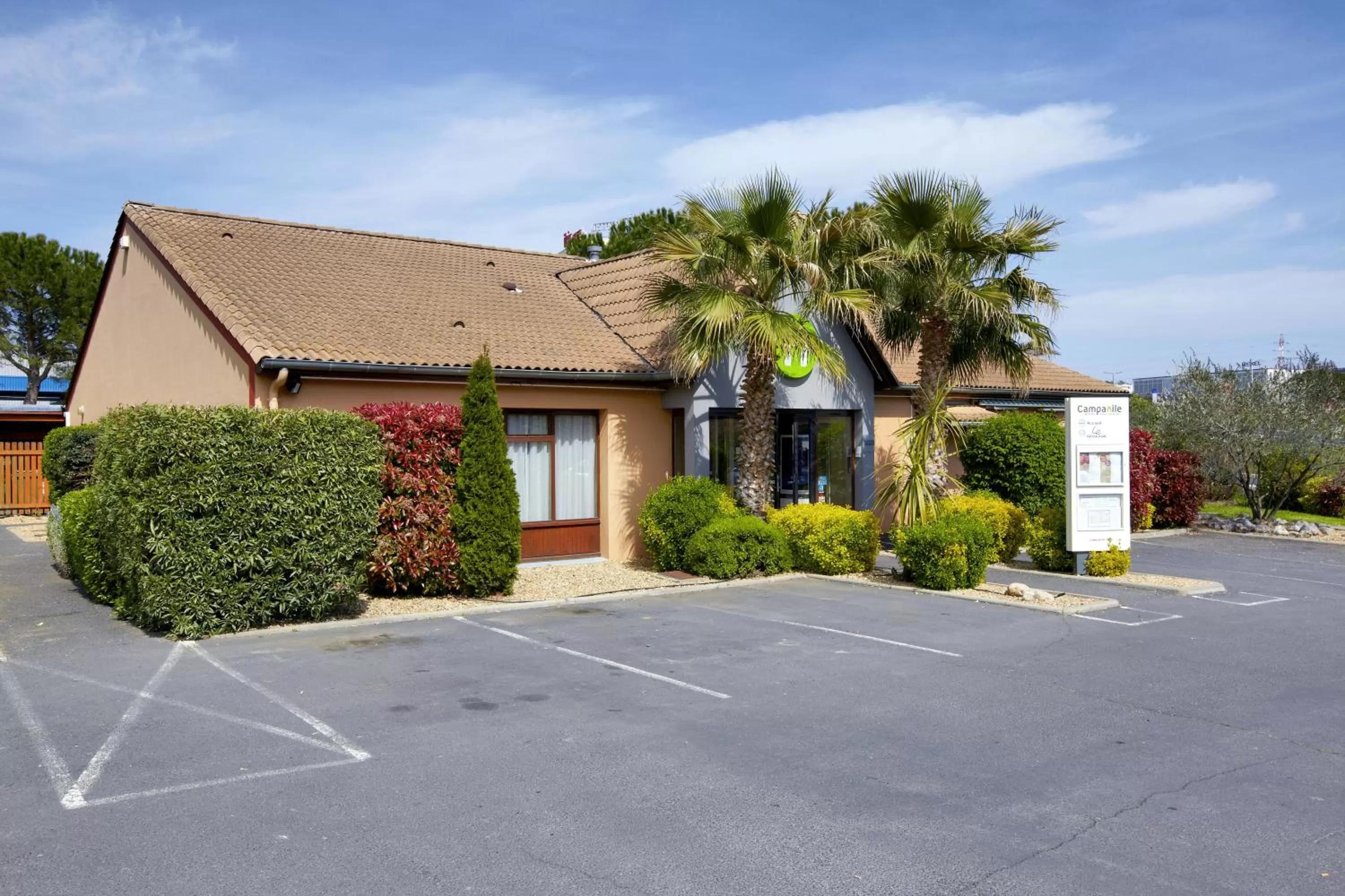 Facade/entrance, Property Building in Campanile Béziers A9/A75