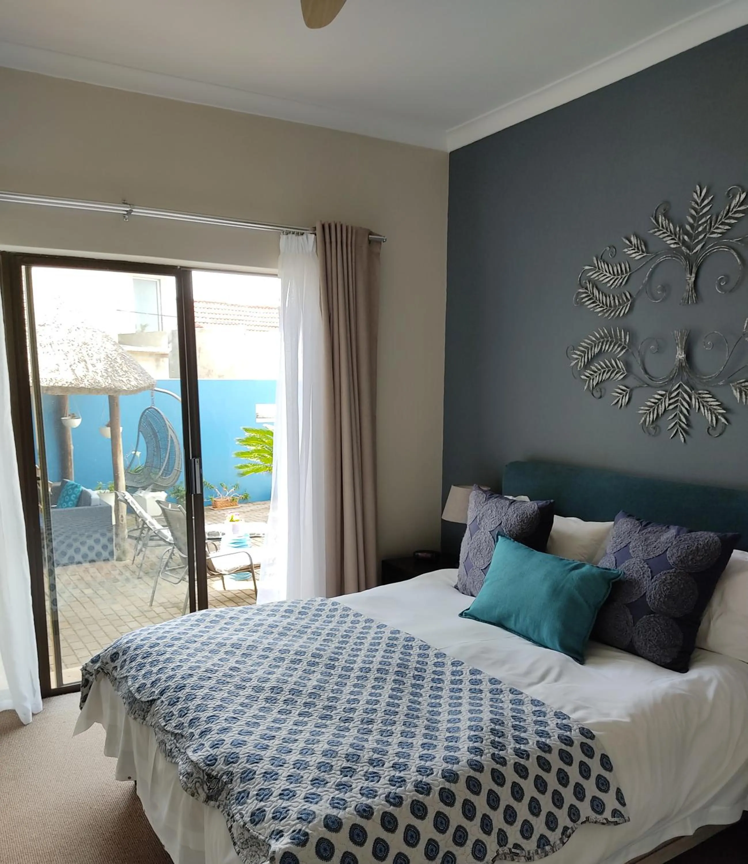 Pool view in Palm Beach Guesthouse