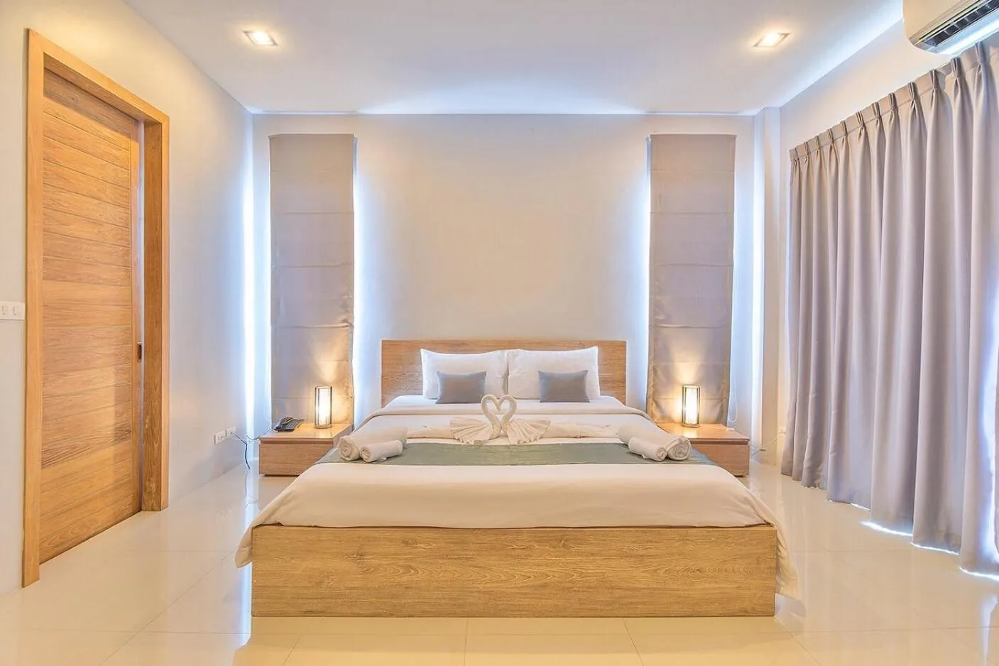 Bed in Lemonade Phuket Hotel -SHA Plus