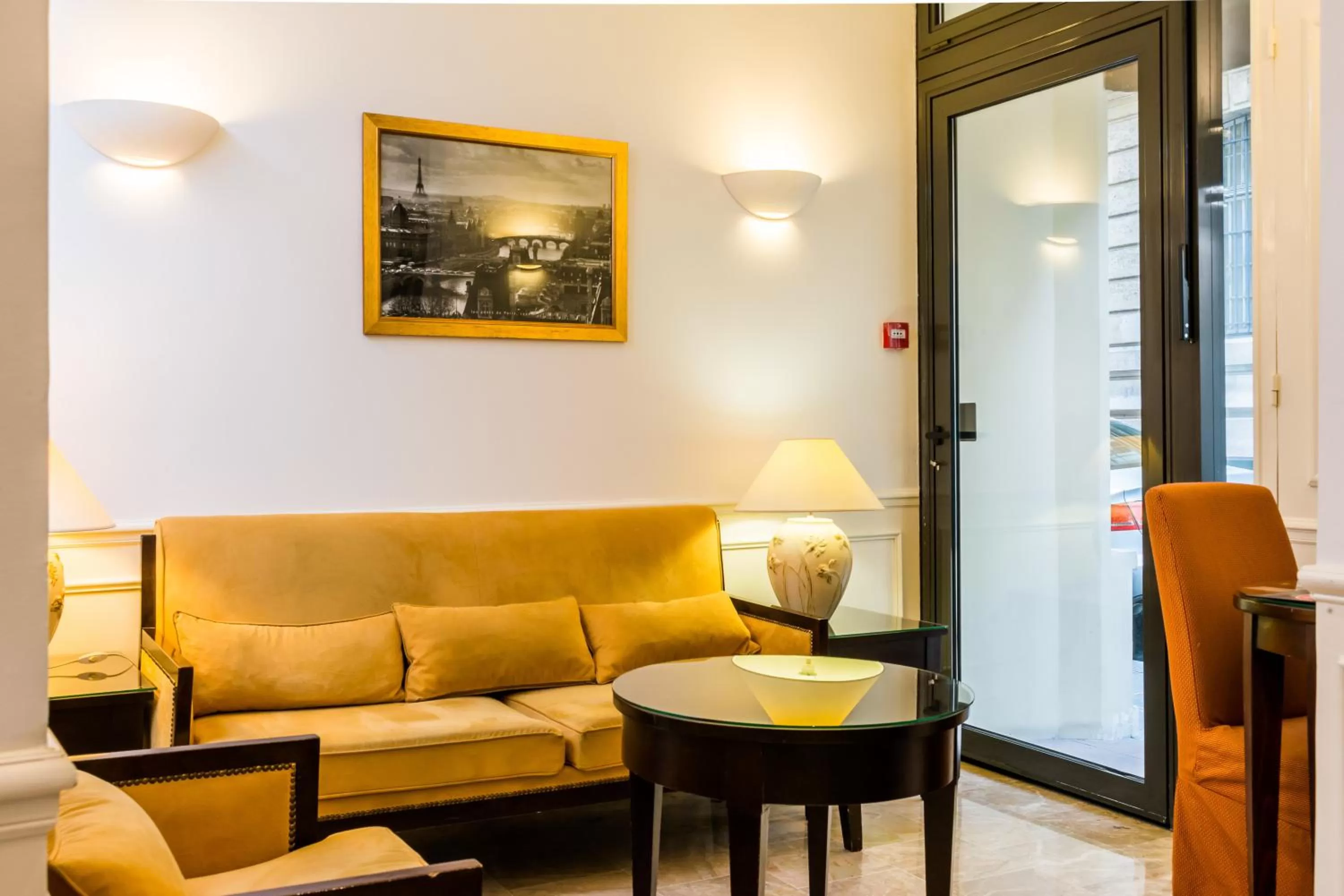 Seating area in Austin's Arts Et Metiers Hotel