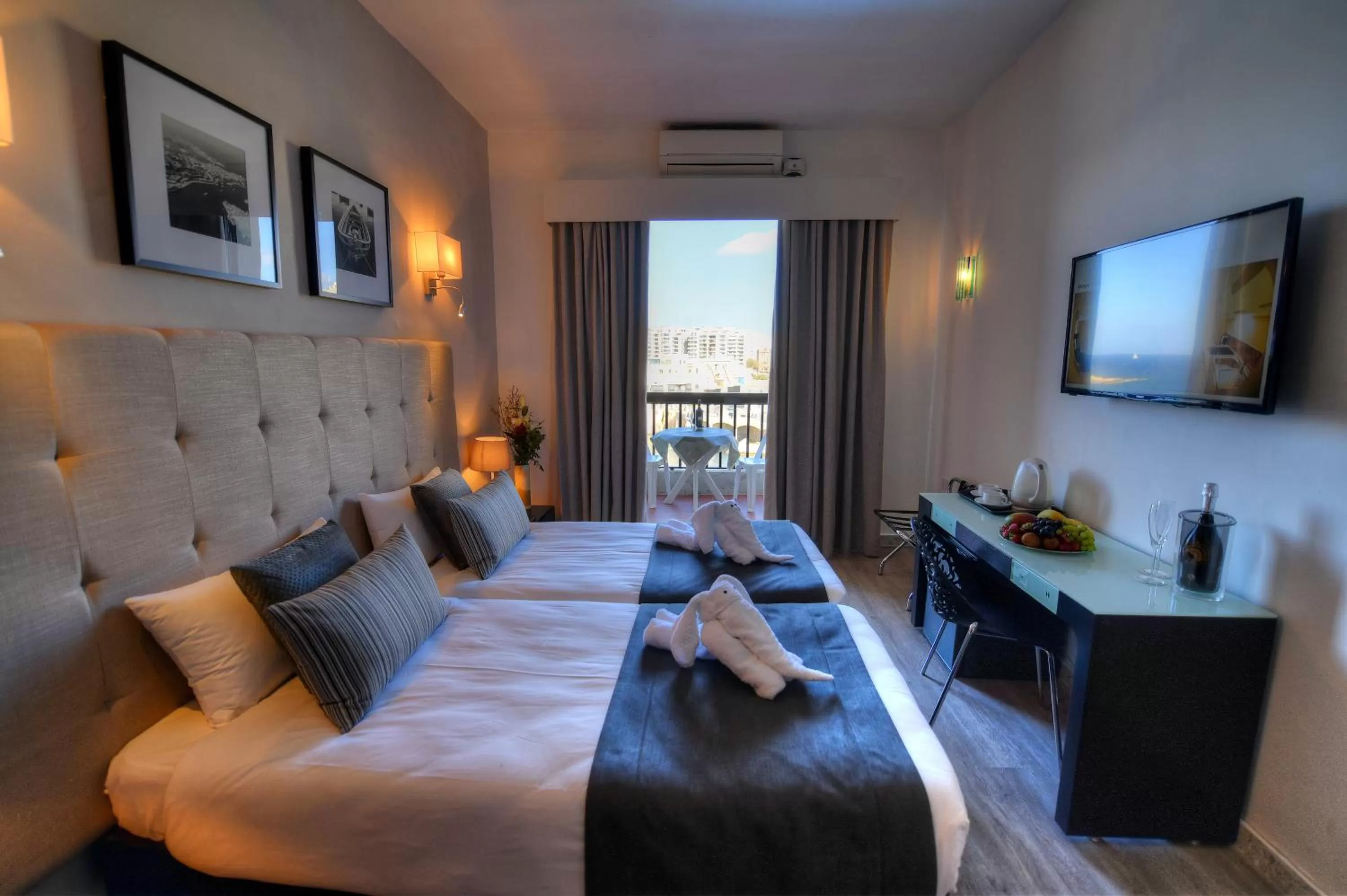 Photo of the whole room, Bed in St. Julian's Bay Hotel