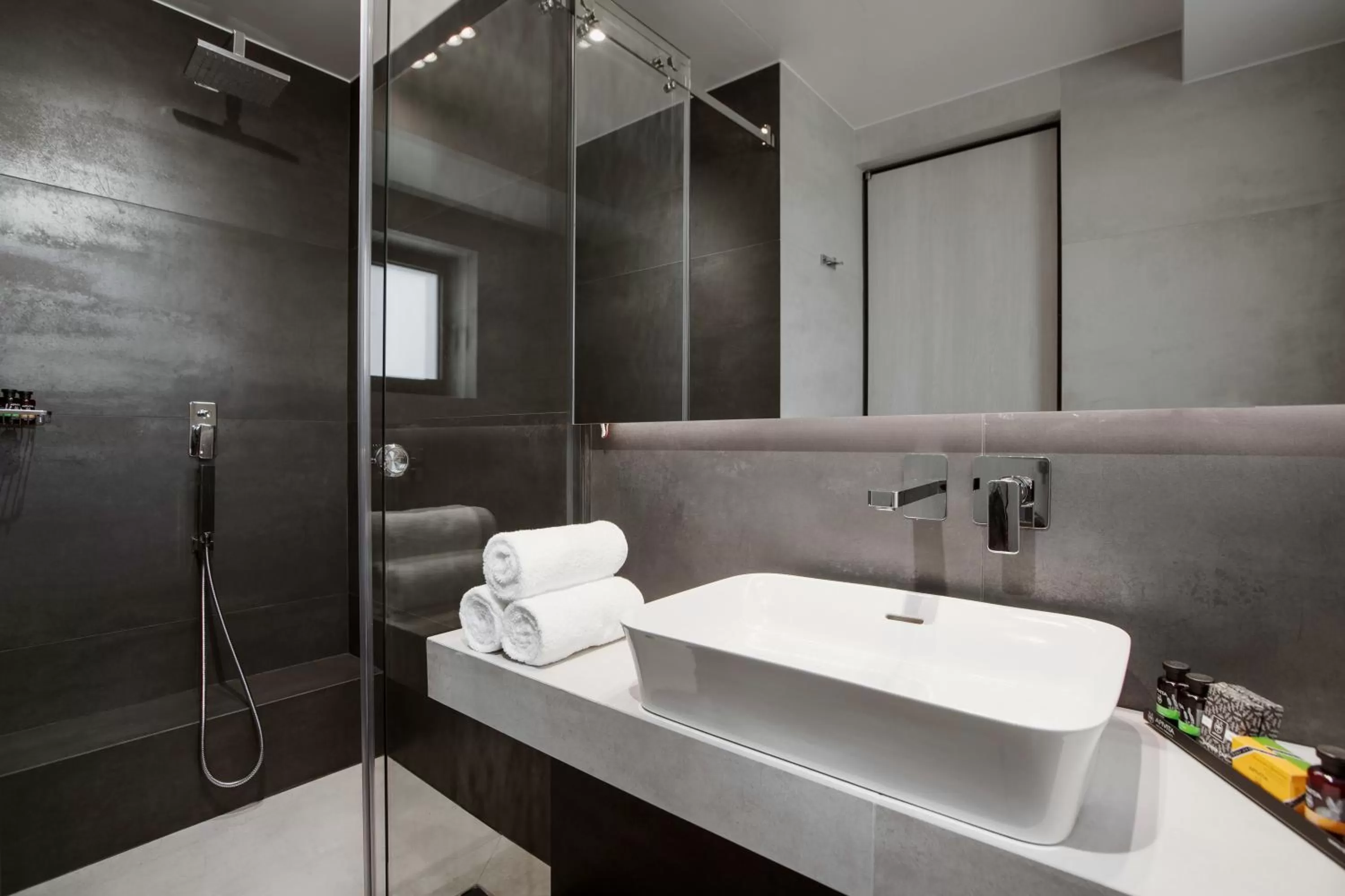 Bathroom in Ivis 4 Boutique Hotel