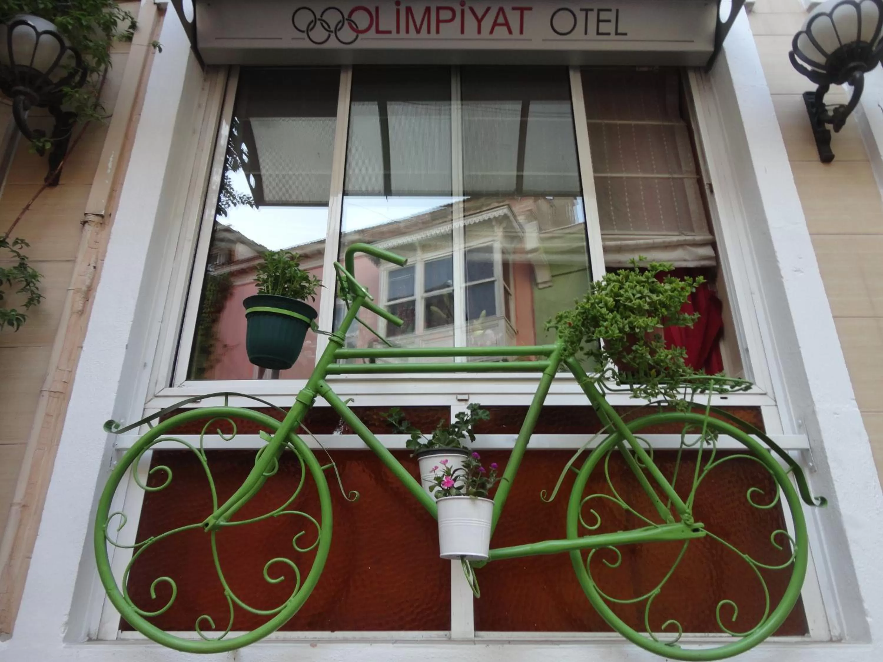 Facade/entrance in Olimpiyat Hotel Izmir