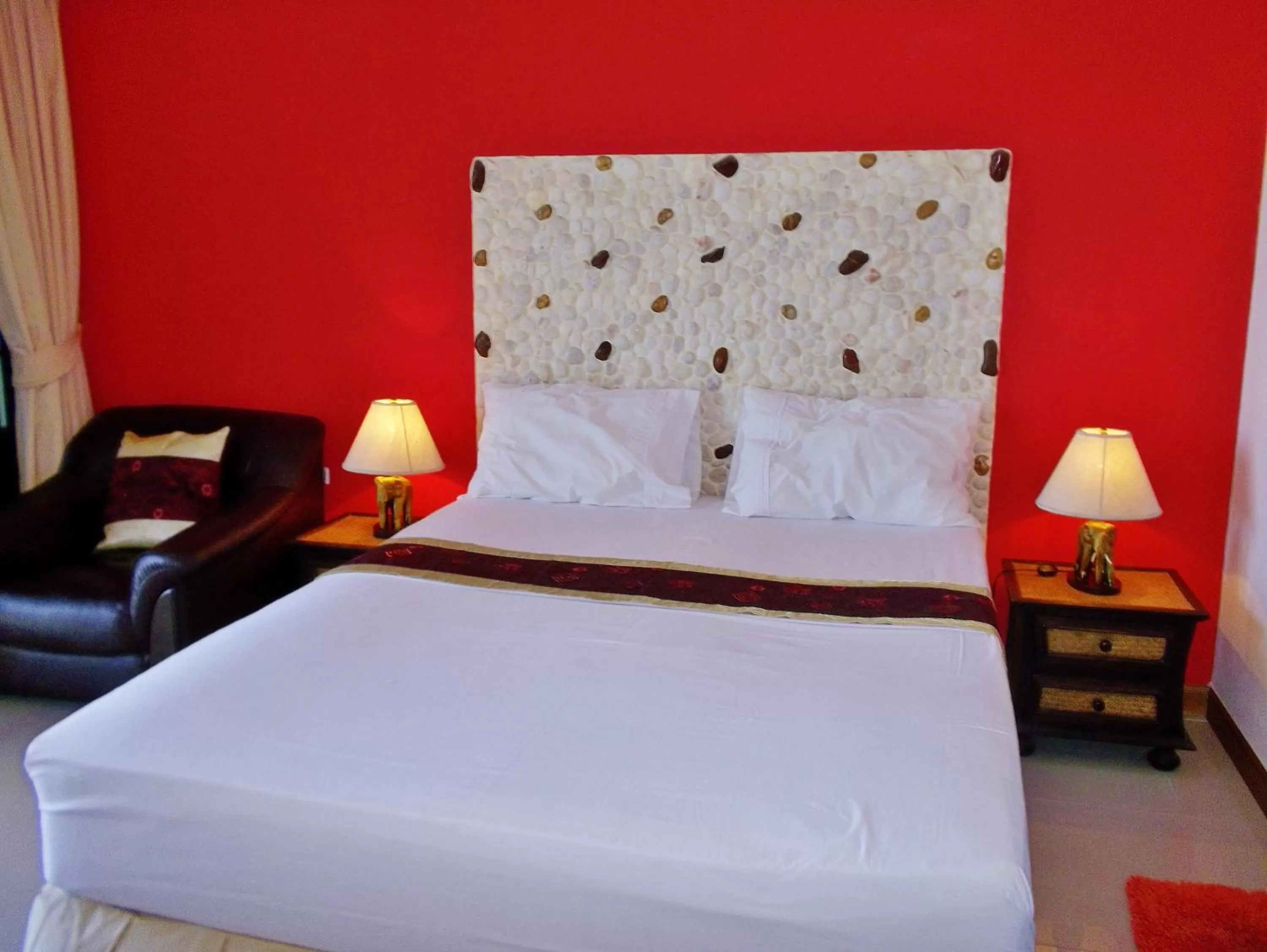 Bedroom, Bed in Mountain Seaview Luxury Apartments