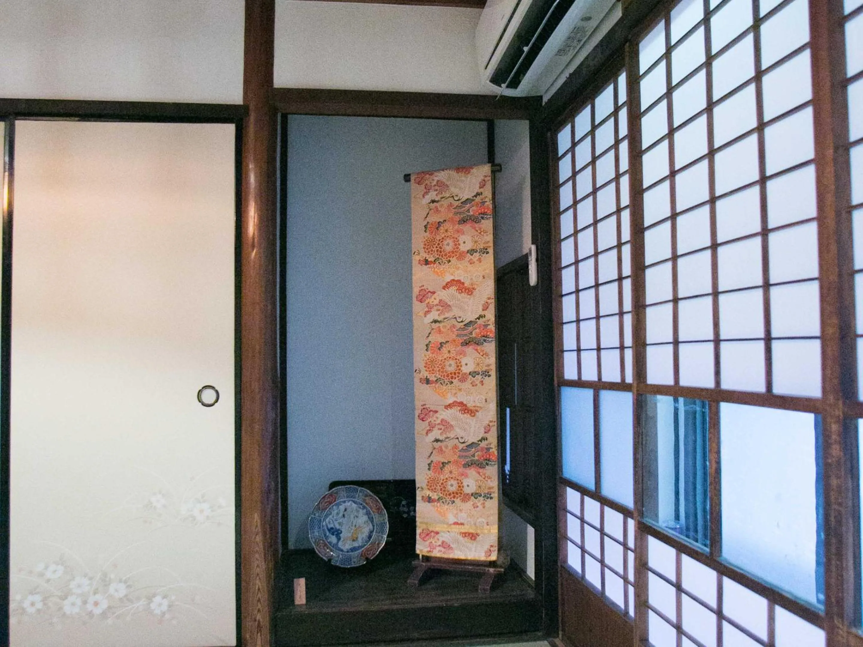 Photo of the whole room in Guesthouse HANA Nishijin