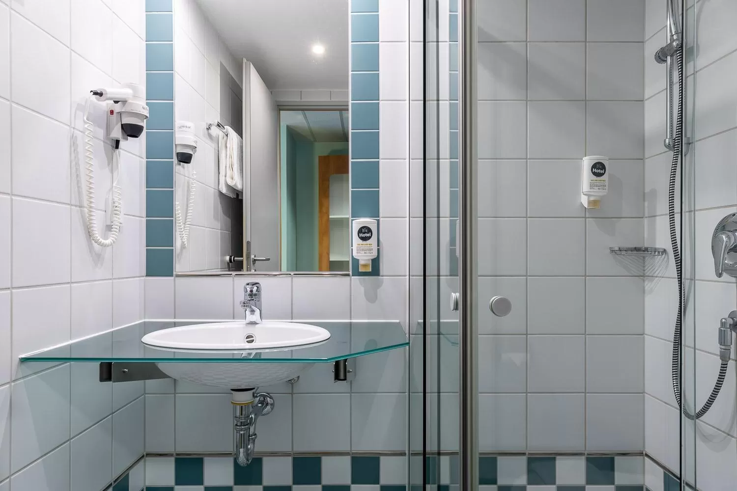 Shower, Bathroom in Hotel Fränkische Schweiz-Pegnitz