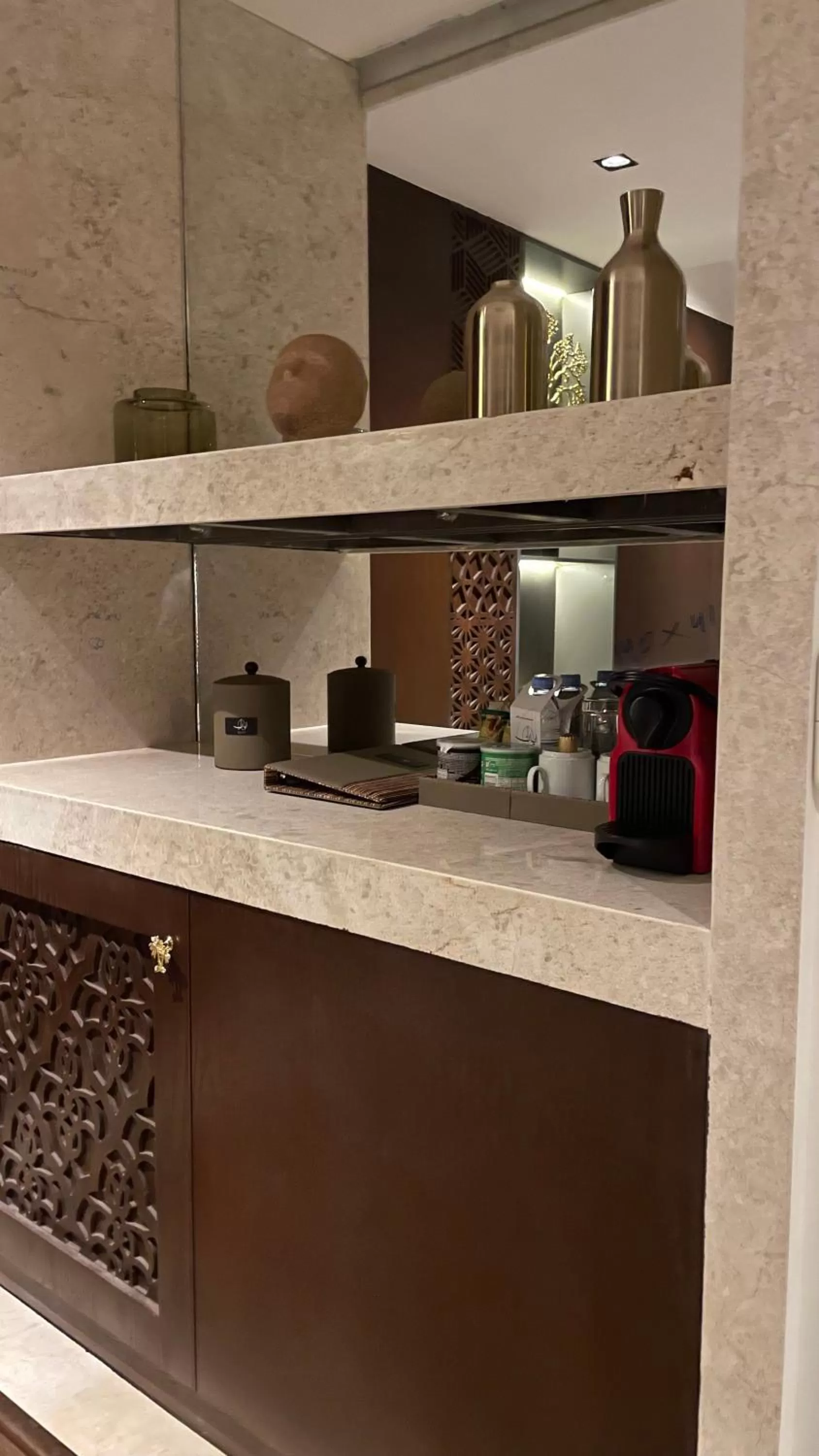 oven in Tajreed Suites