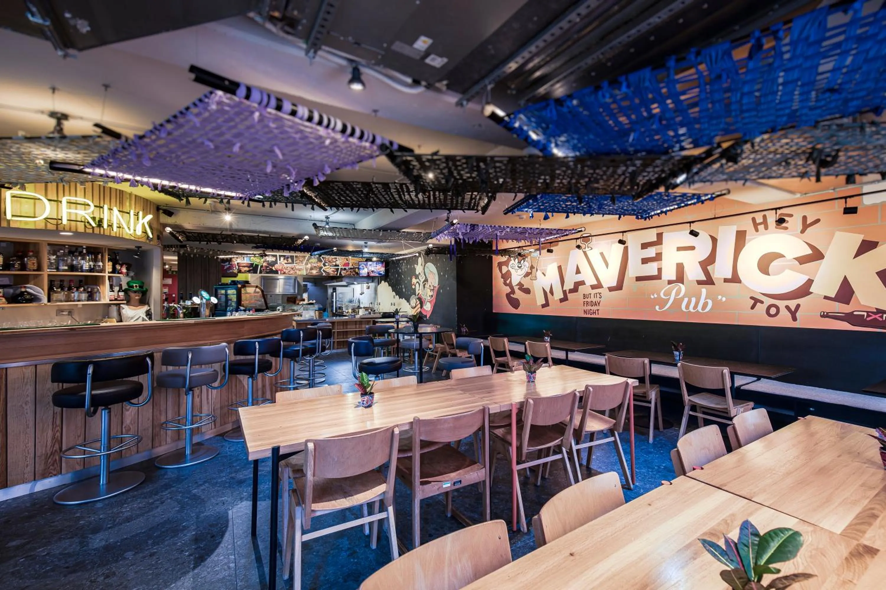 Lounge or bar in Maverick Central Market