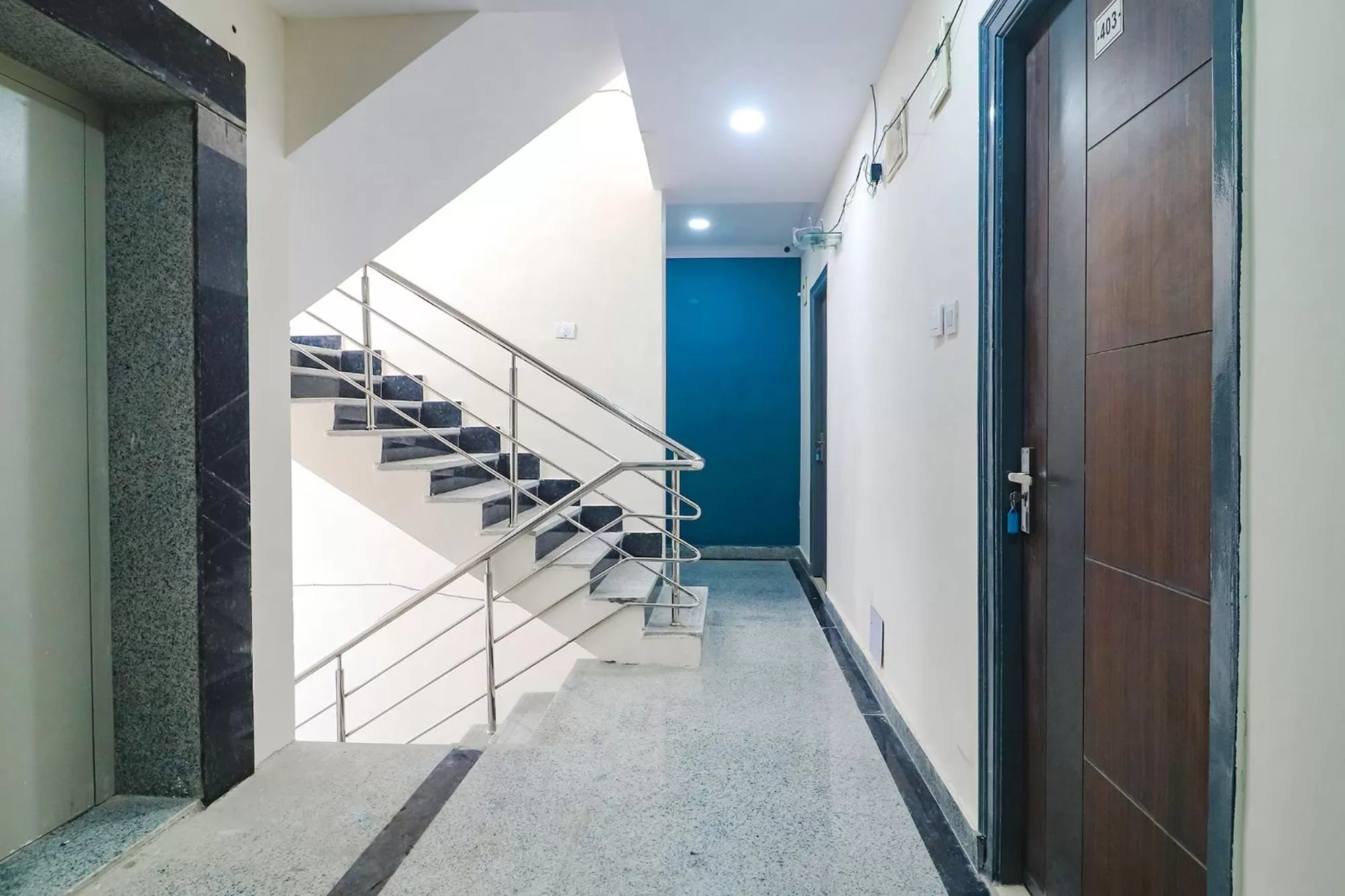 Lobby or reception in FabHotel Broholic Suites - Nr US Consulate, Financial District