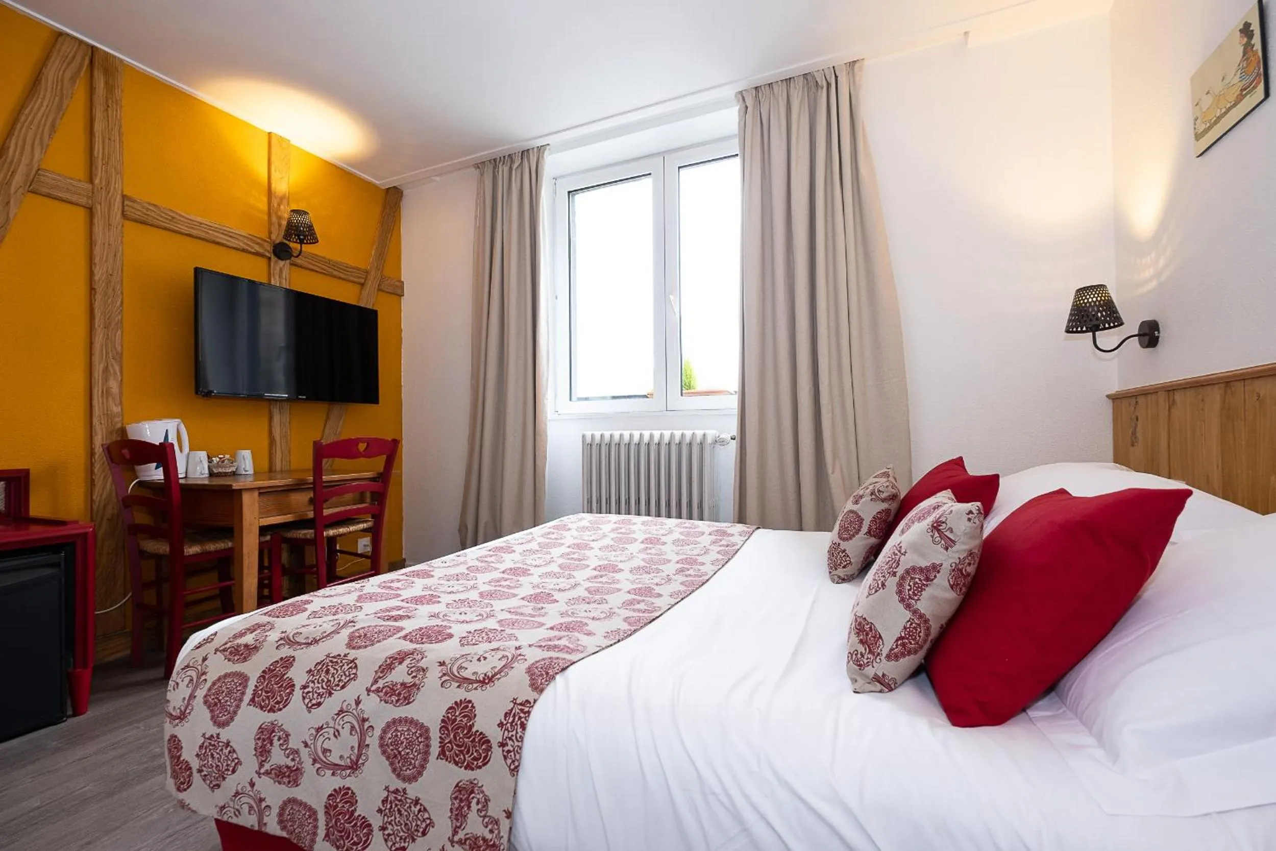 Bed in The Originals City Hotel de l Ange Guebwiller