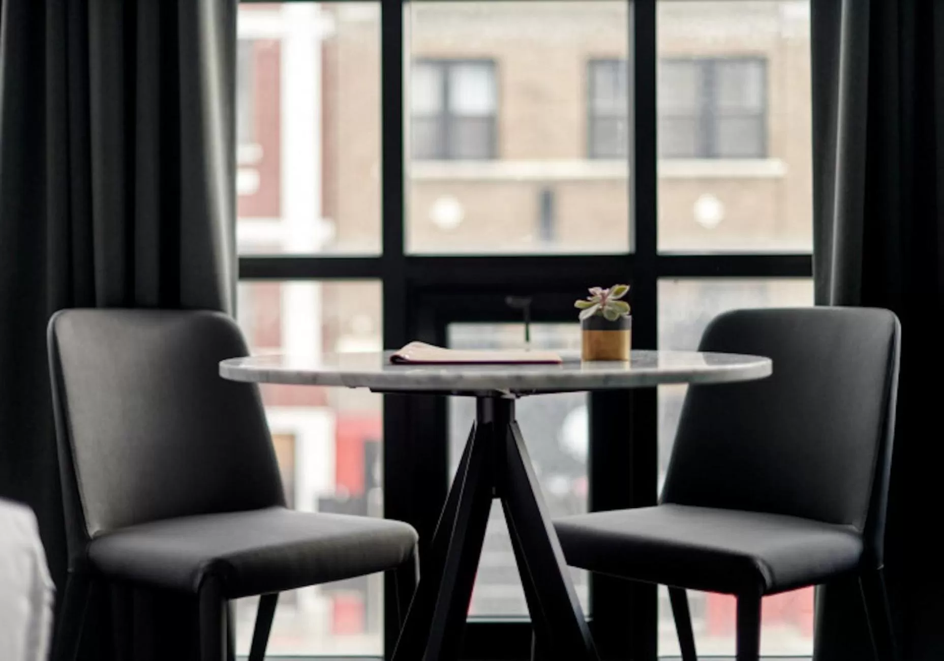 Seating area in The Chicago Hotel Collection Wrigleyville